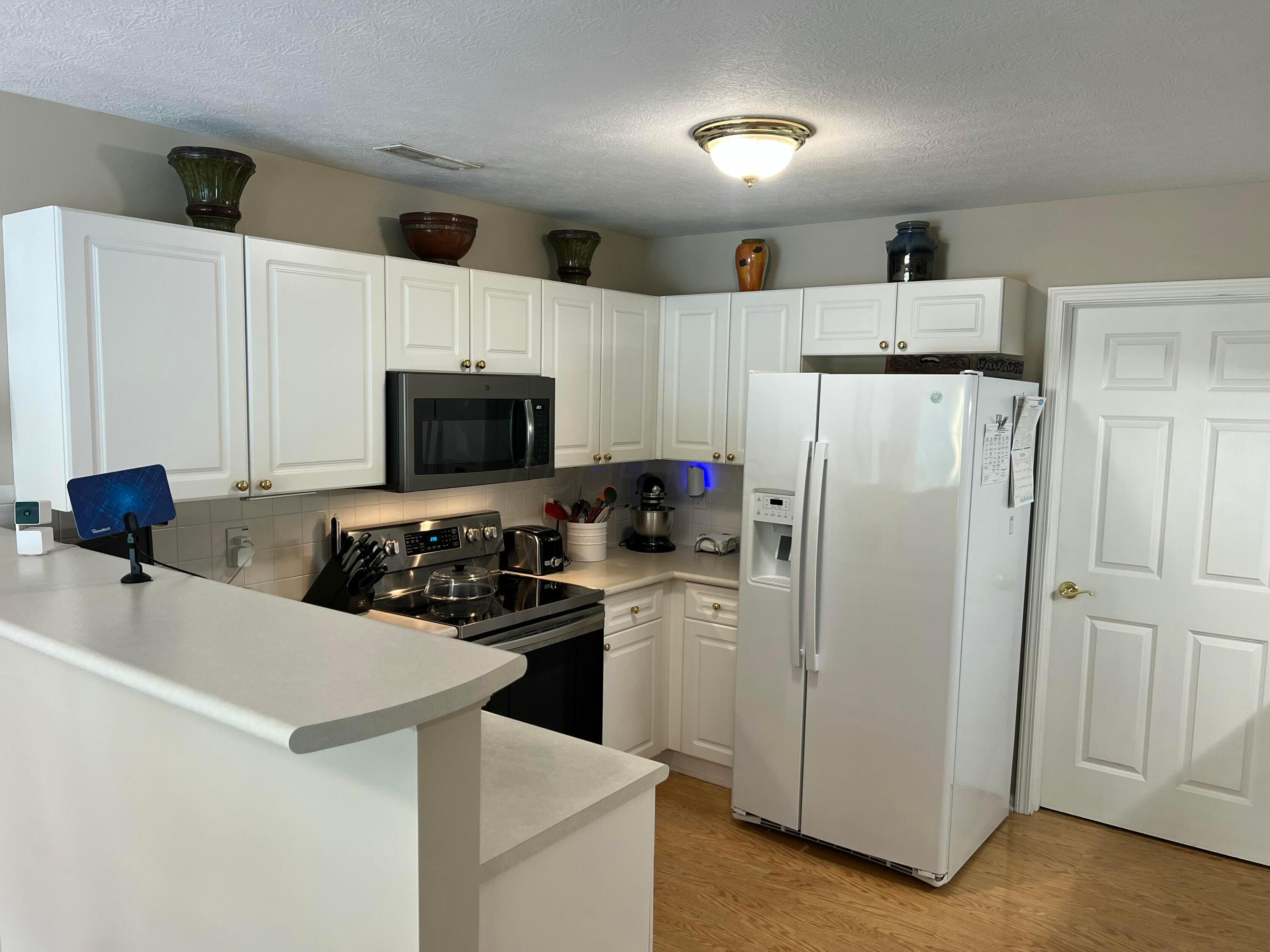 2244 Meadowlark Lane E, 2244