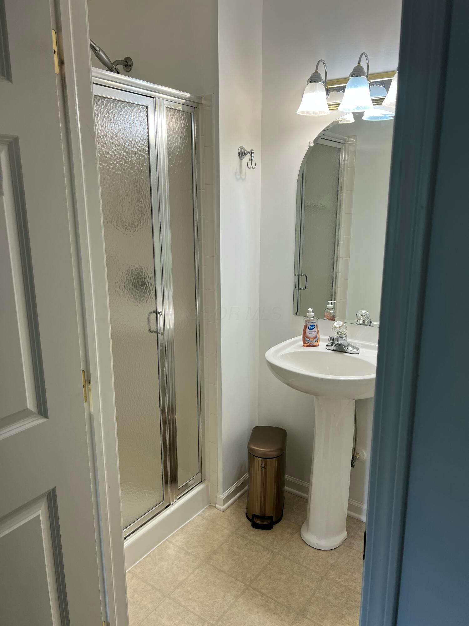 2244 Meadowlark Lane E, 2244