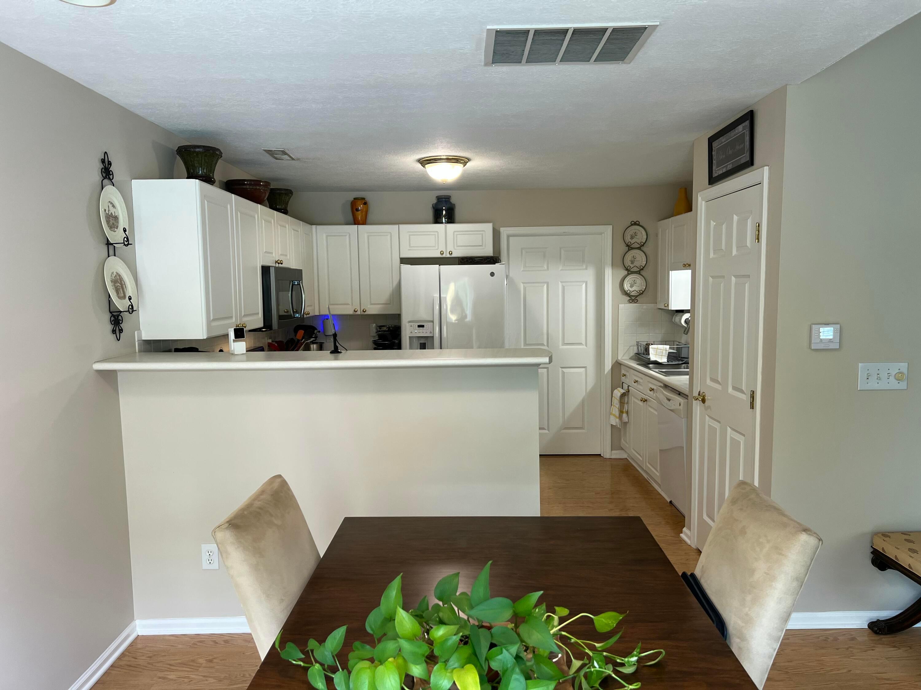 2244 Meadowlark Lane E, 2244