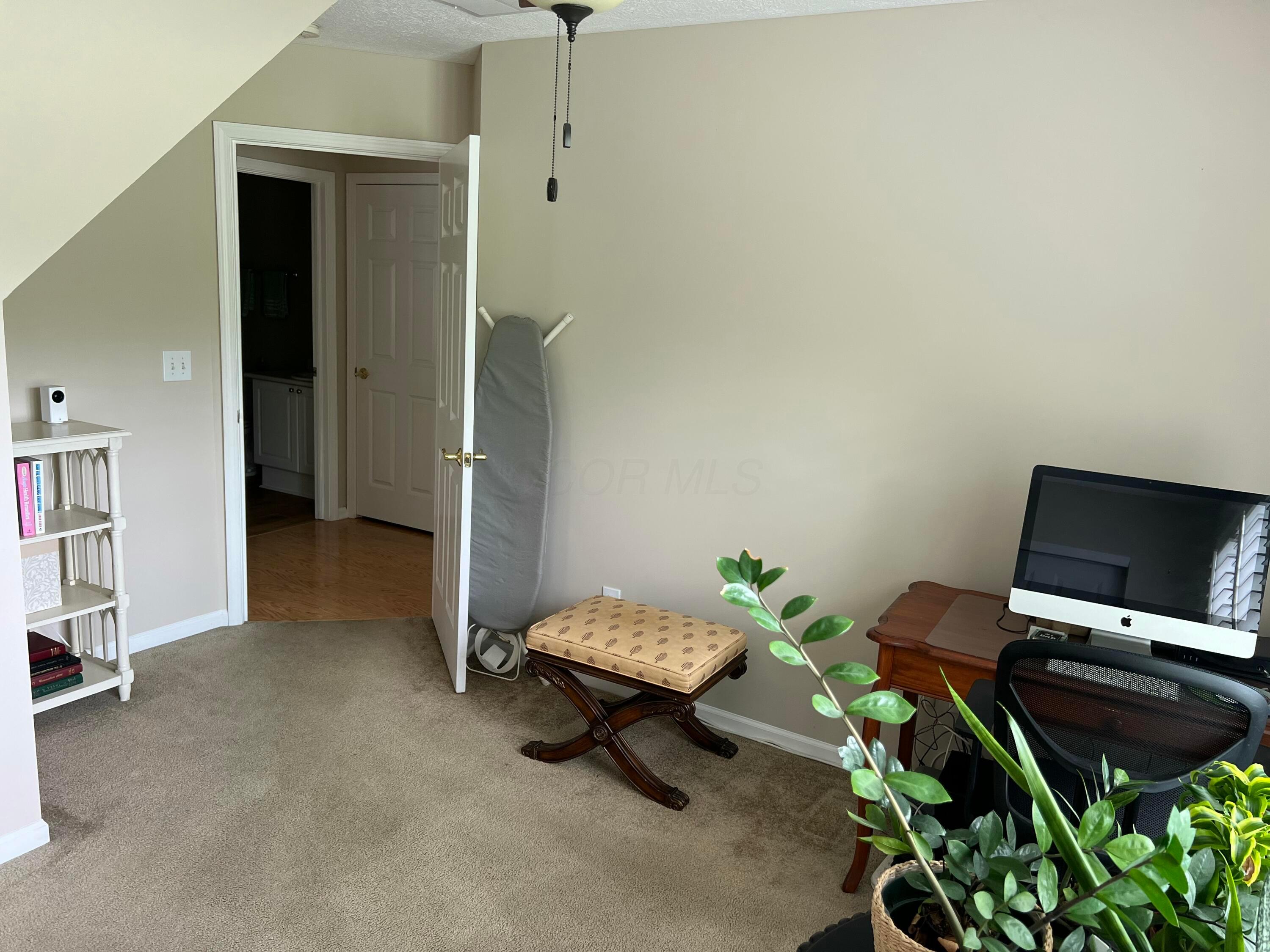 2244 Meadowlark Lane E, 2244