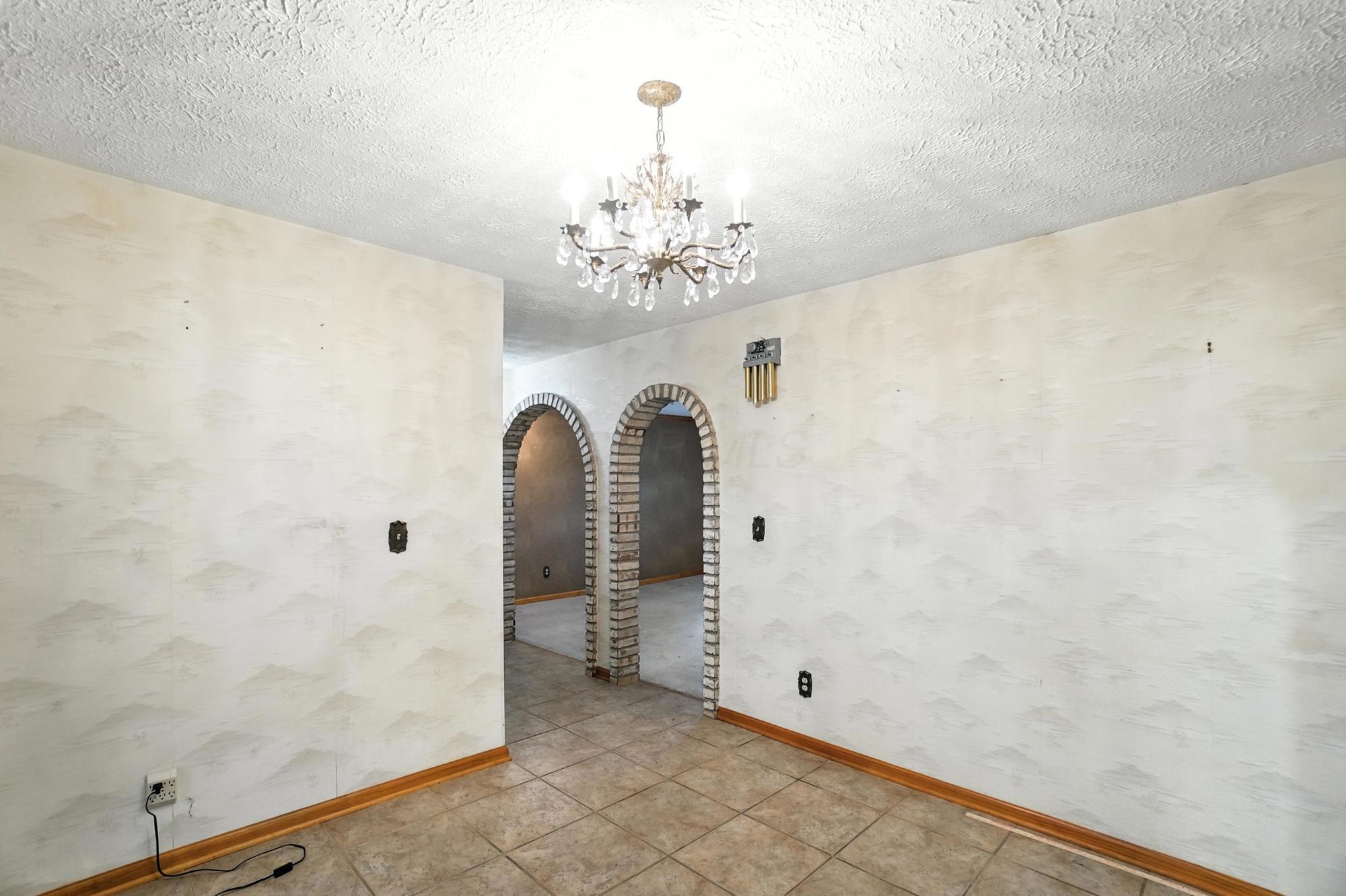 6253 Headley Heights Court