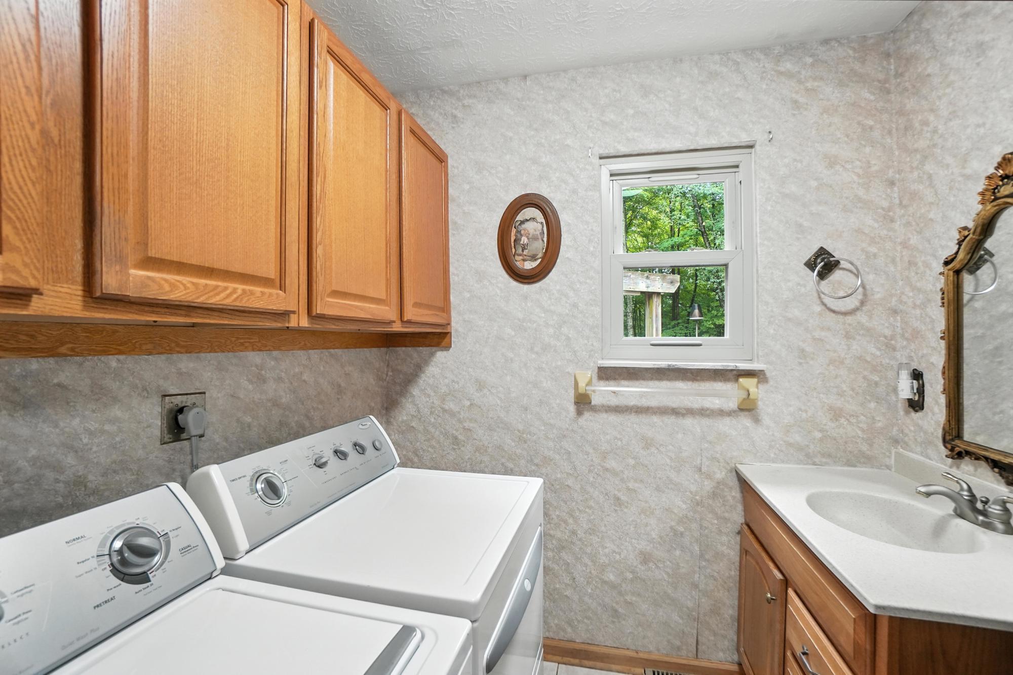 6253 Headley Heights Court