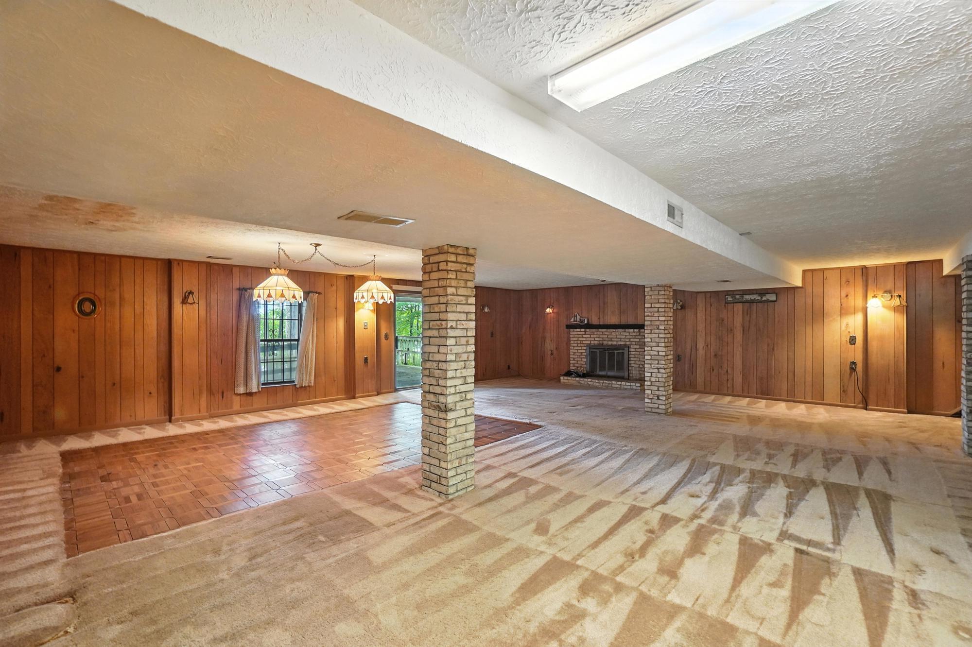 6253 Headley Heights Court