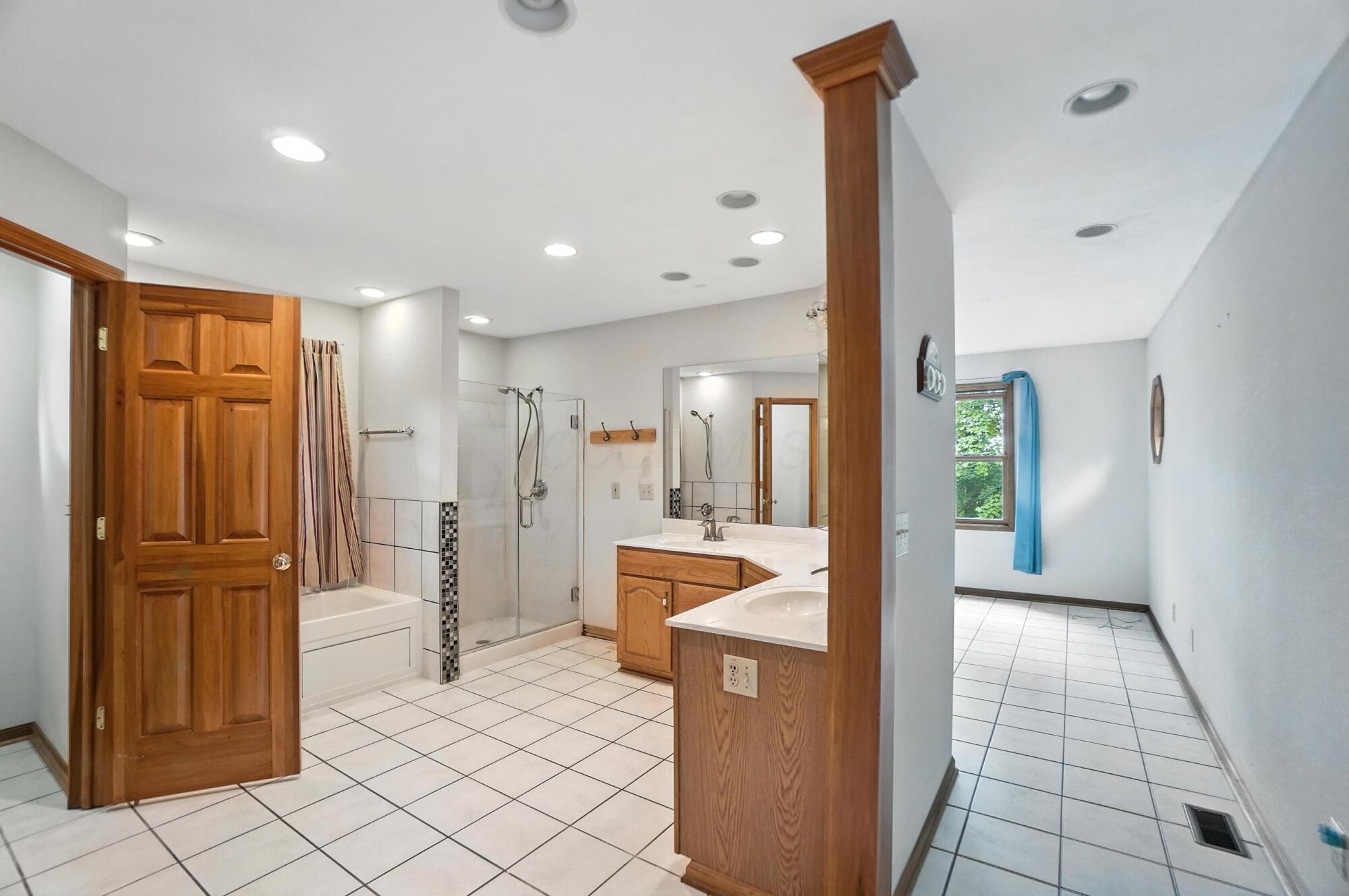 6253 Headley Heights Court