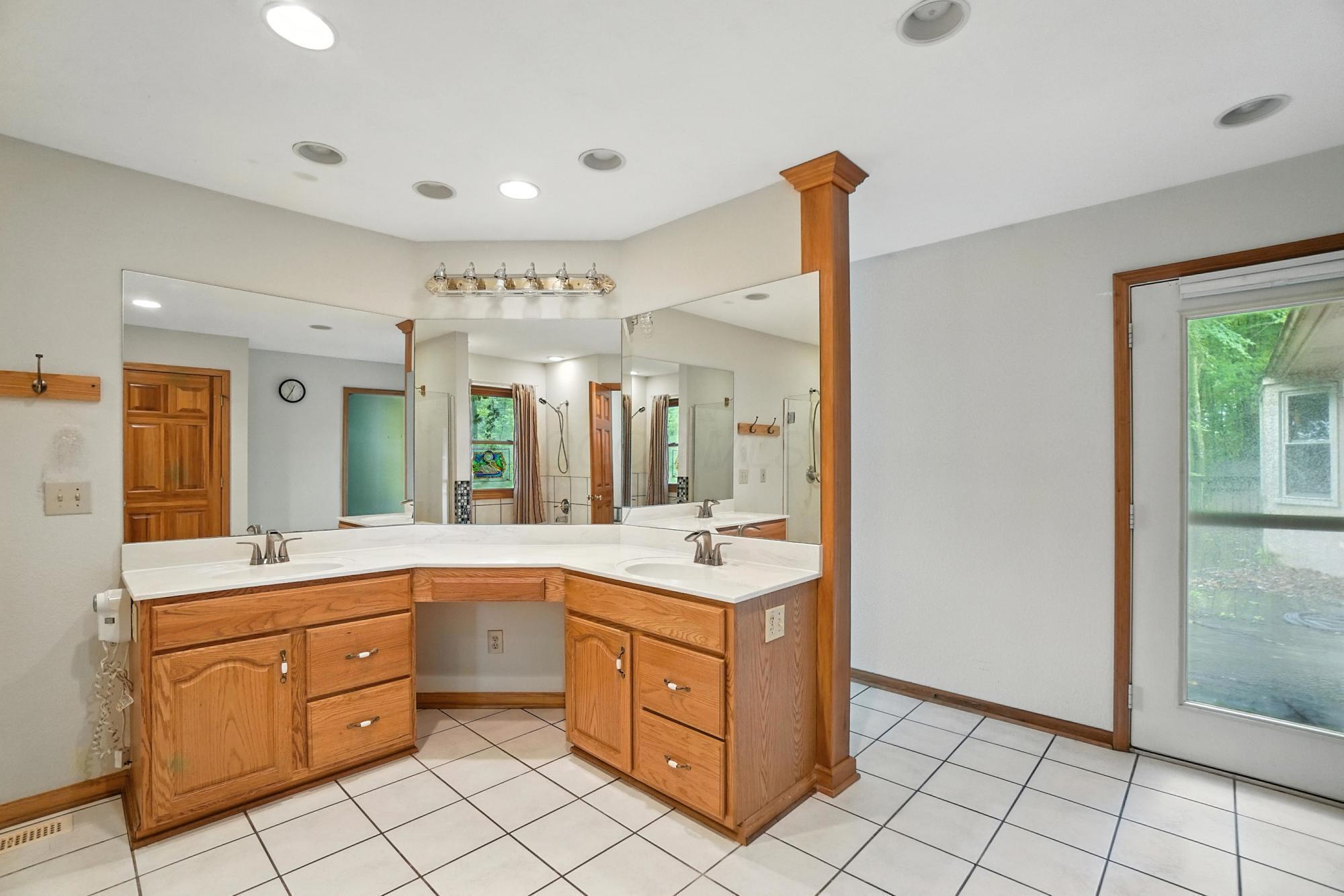 6253 Headley Heights Court