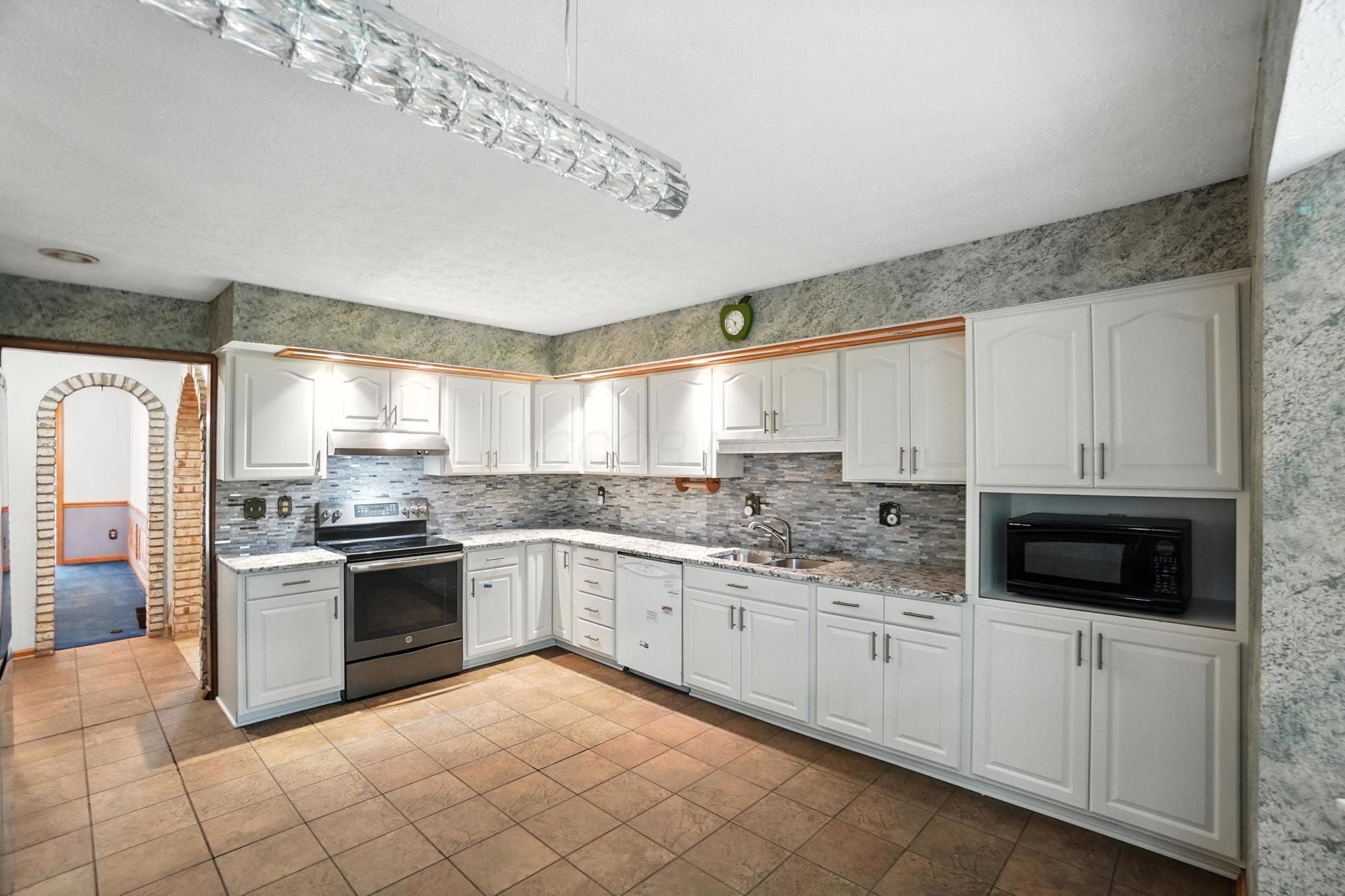 6253 Headley Heights Court