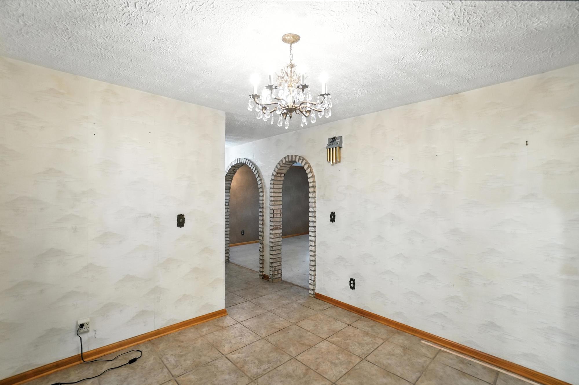 6253 Headley Heights Court