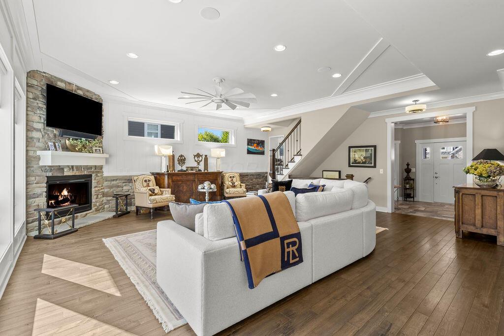 1462 Lovingston Way