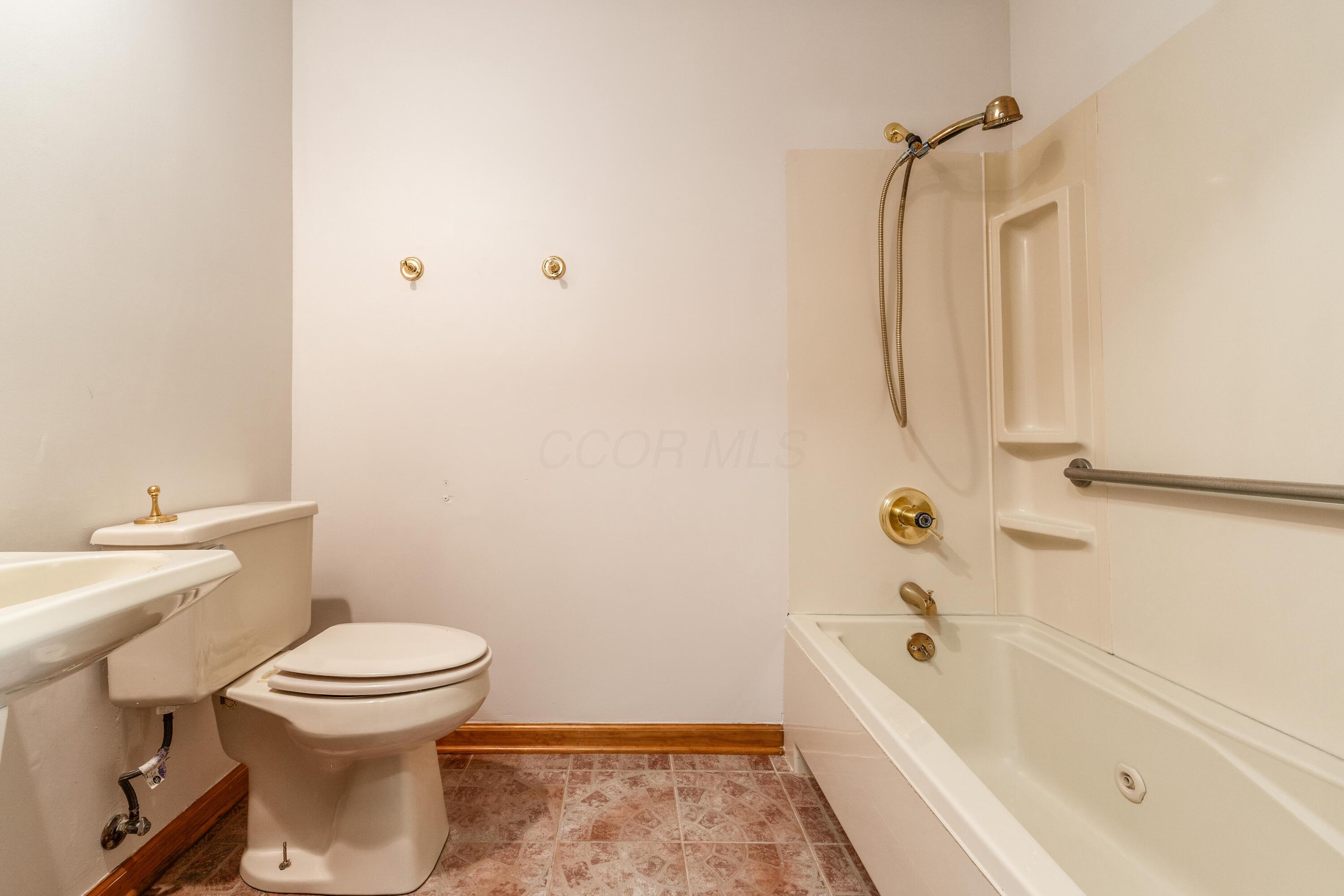 6253 Headley Heights Court