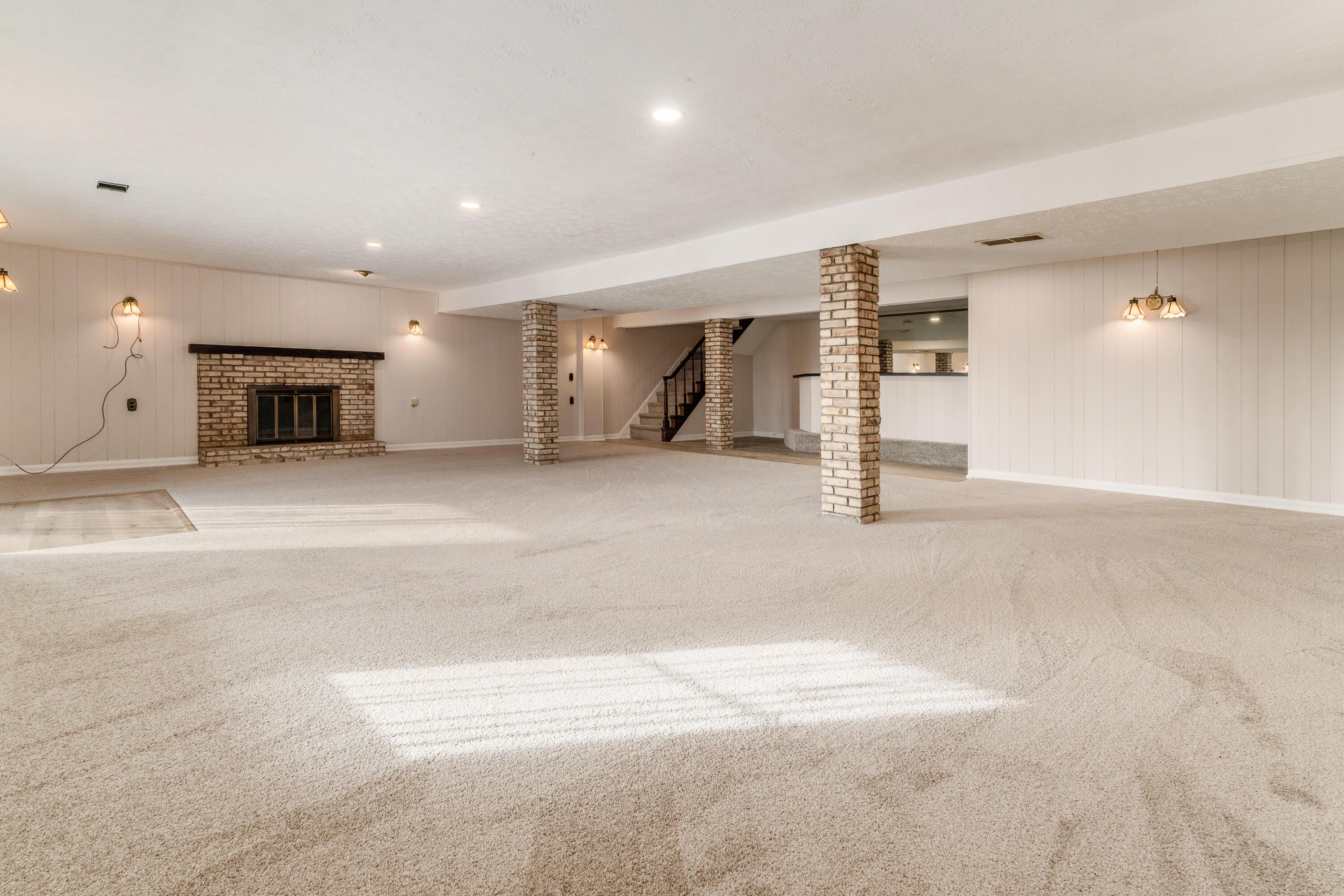 6253 Headley Heights Court