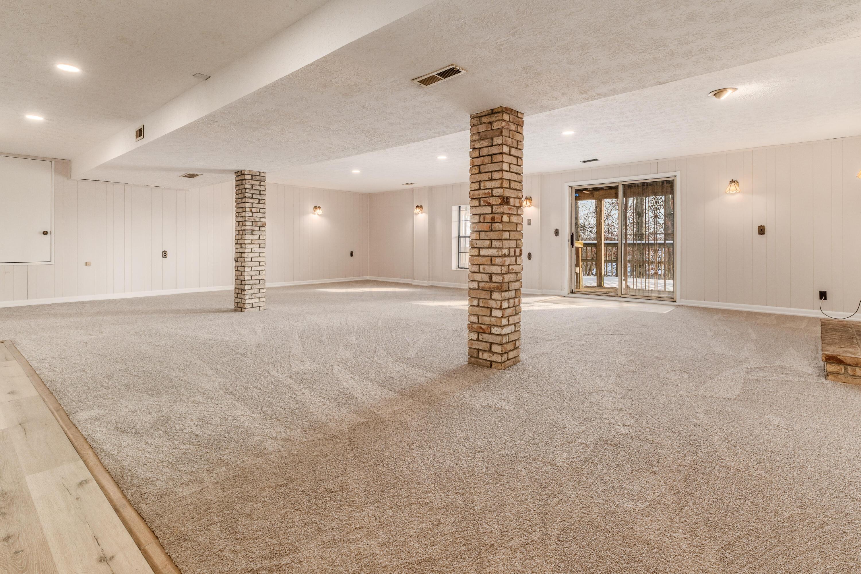 6253 Headley Heights Court