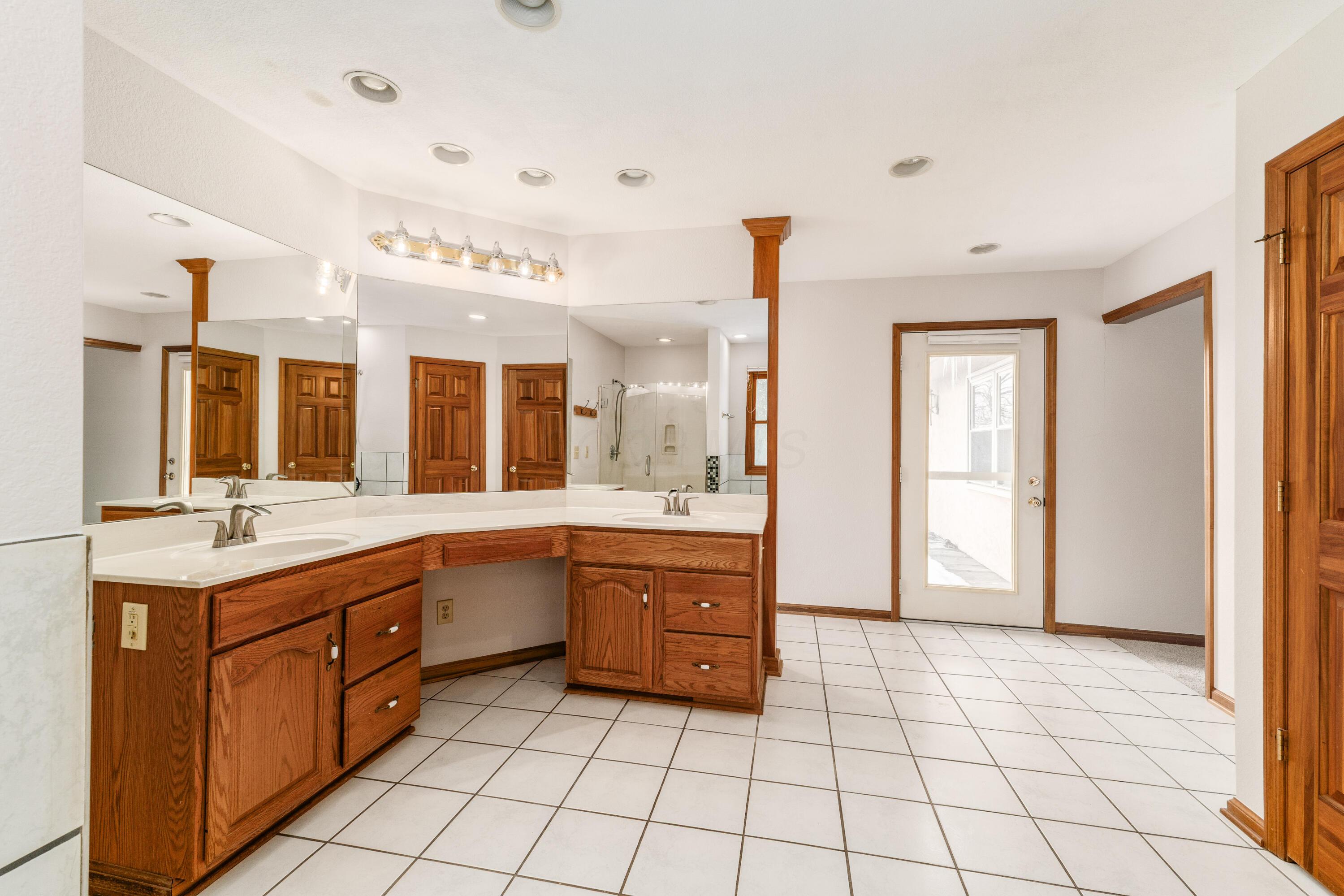 6253 Headley Heights Court