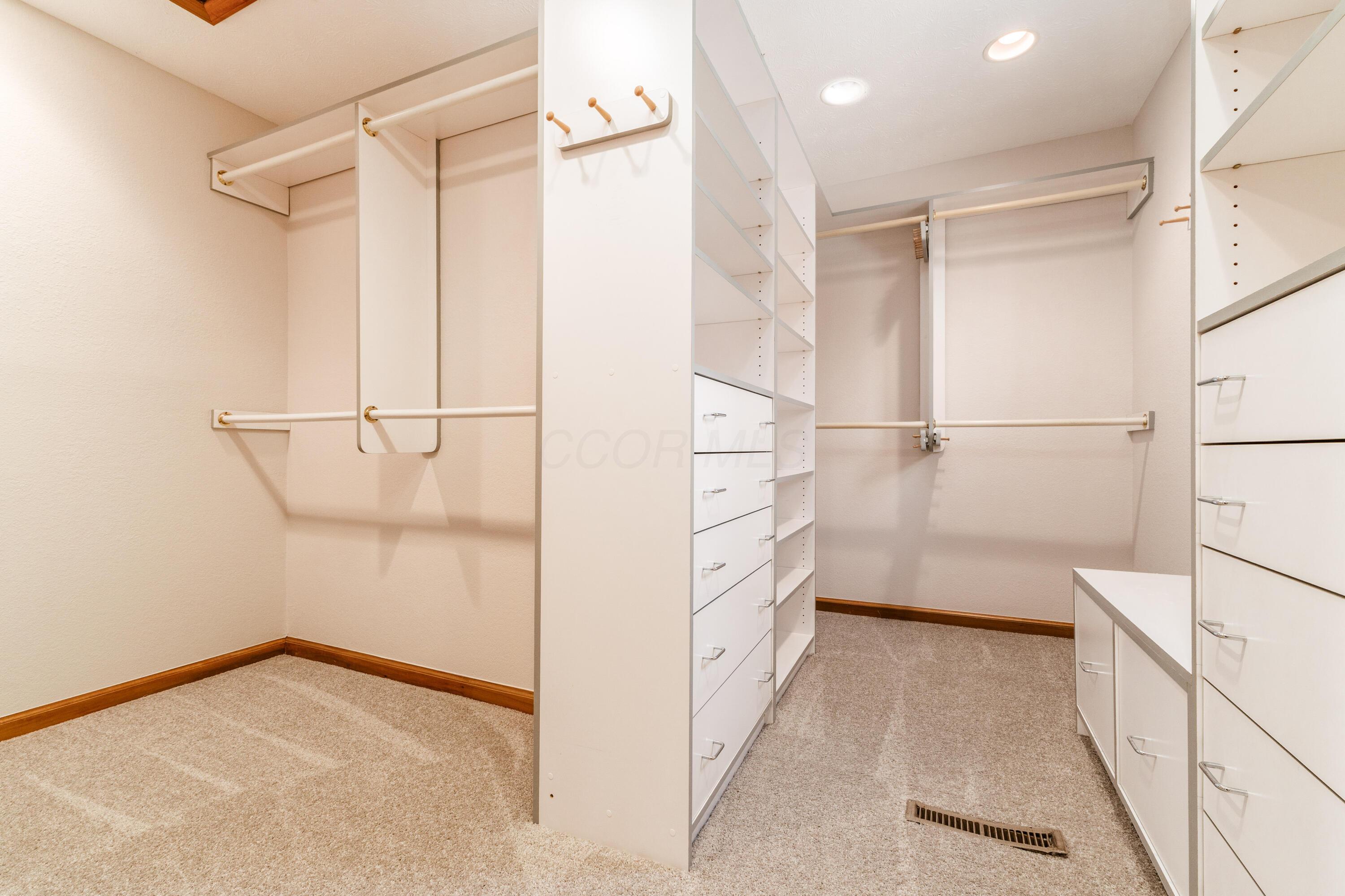 6253 Headley Heights Court