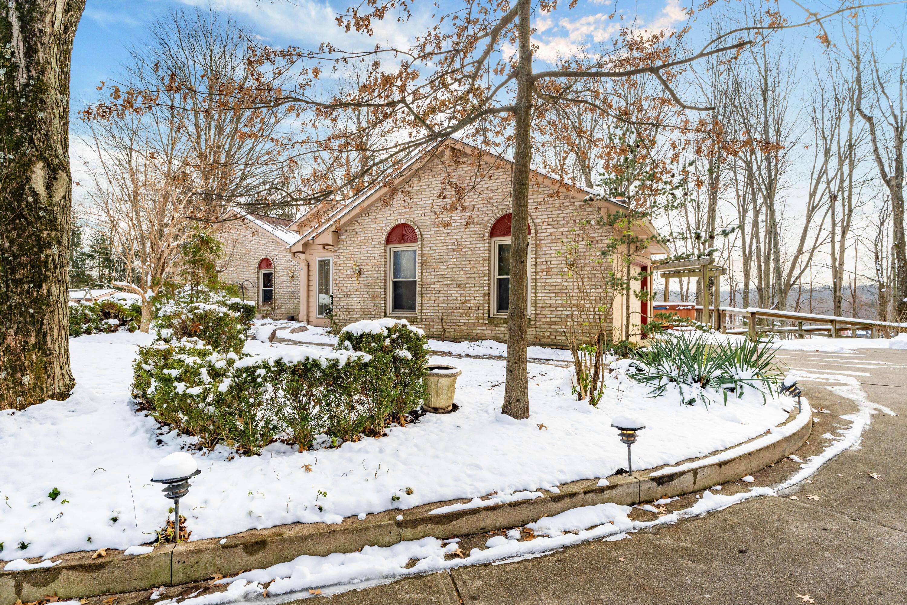 6253 Headley Heights Court