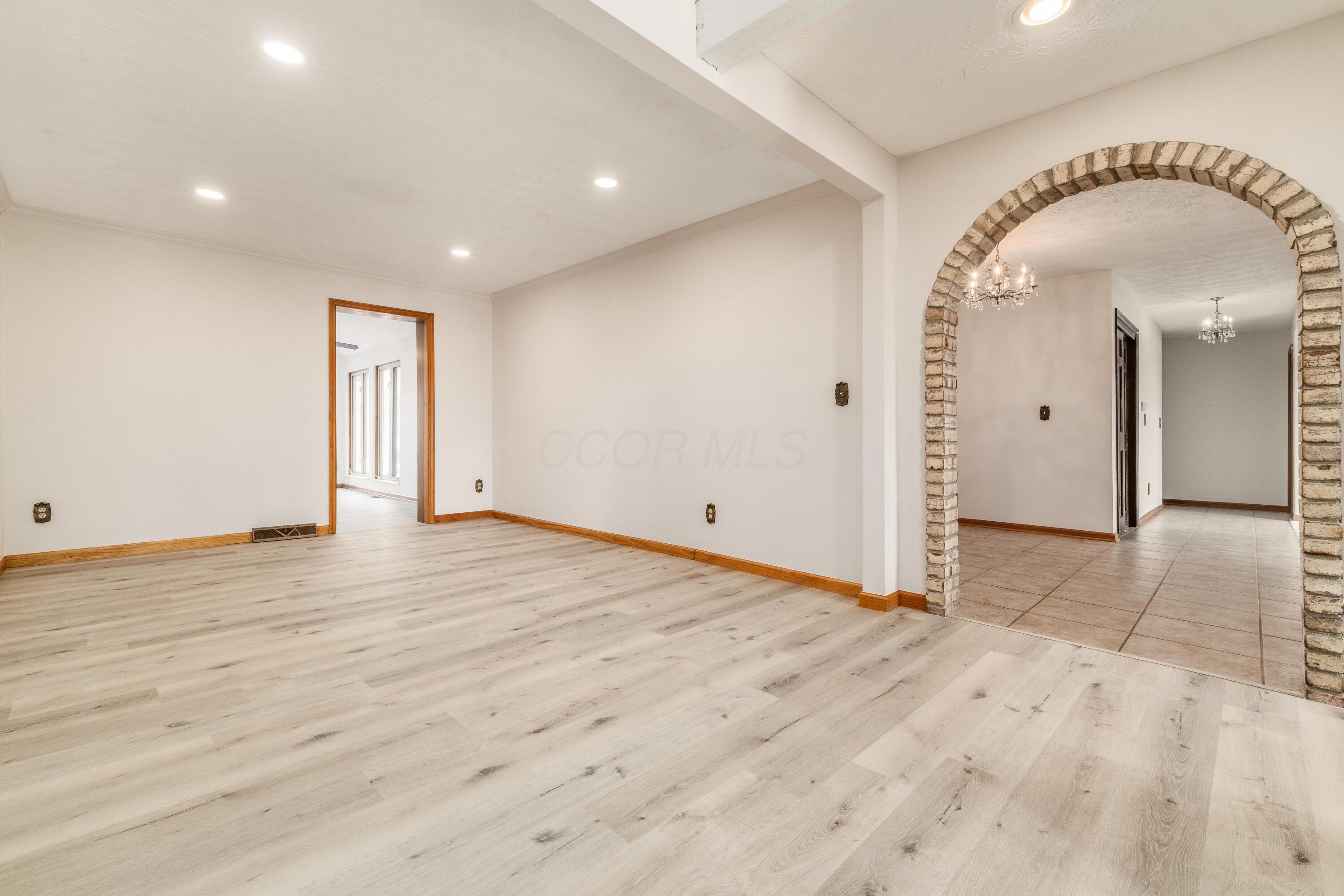 6253 Headley Heights Court