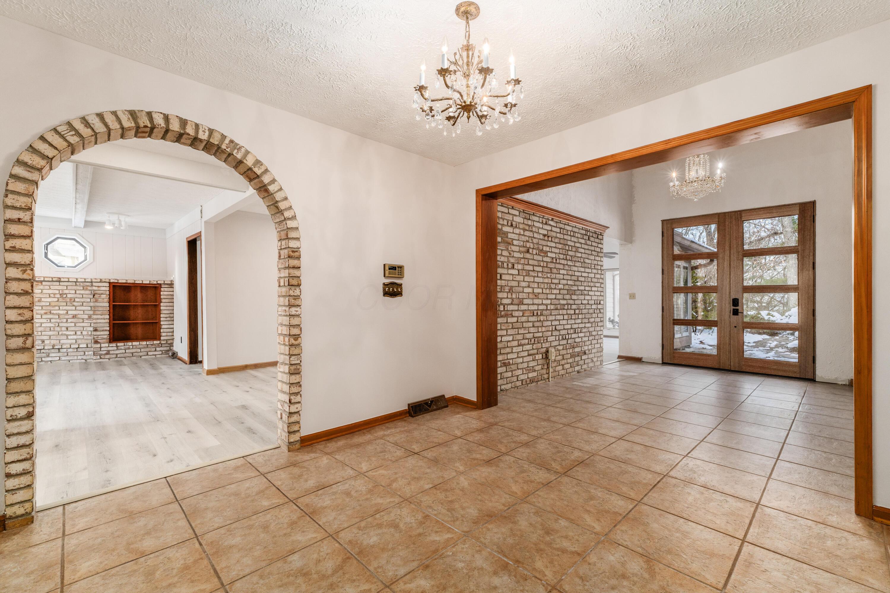 6253 Headley Heights Court