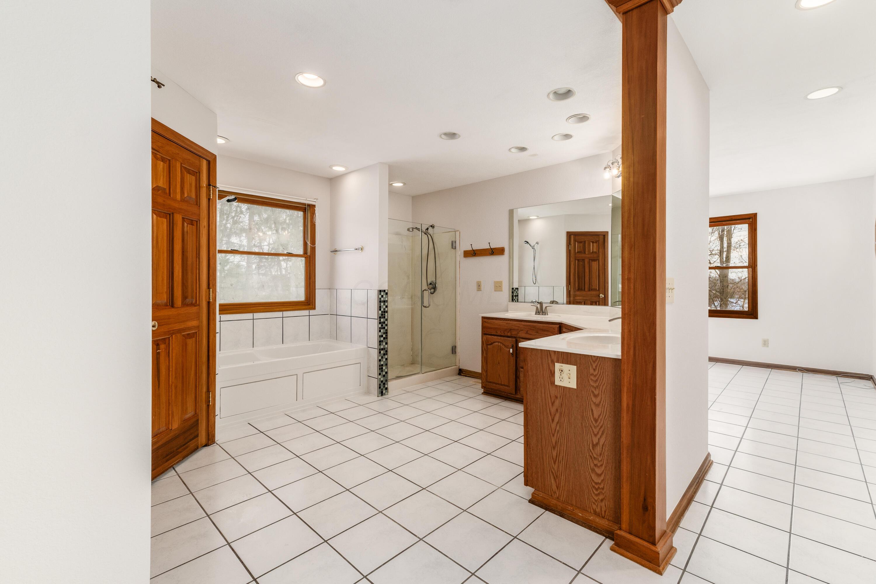 6253 Headley Heights Court