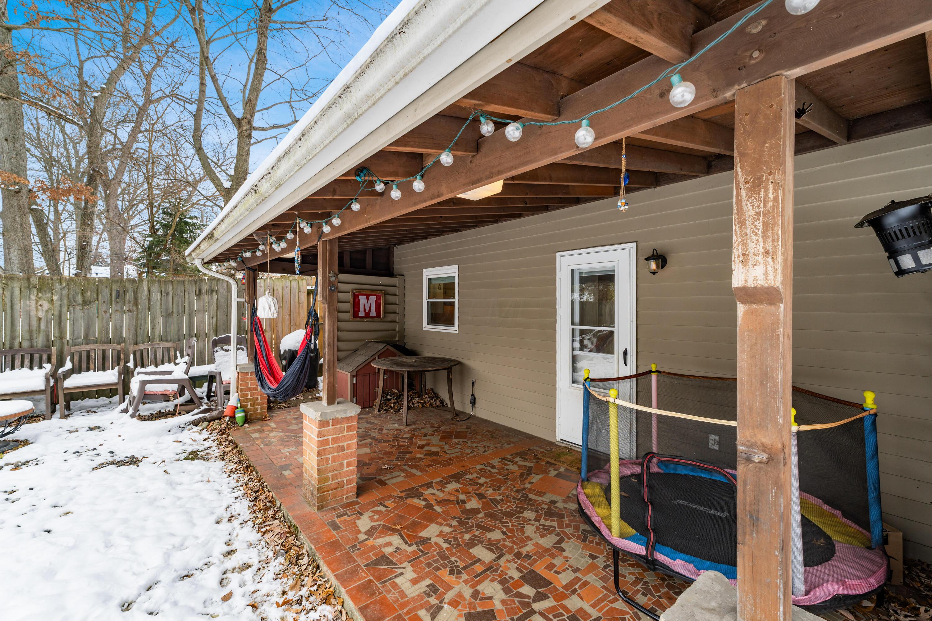 582 E Lincoln Avenue