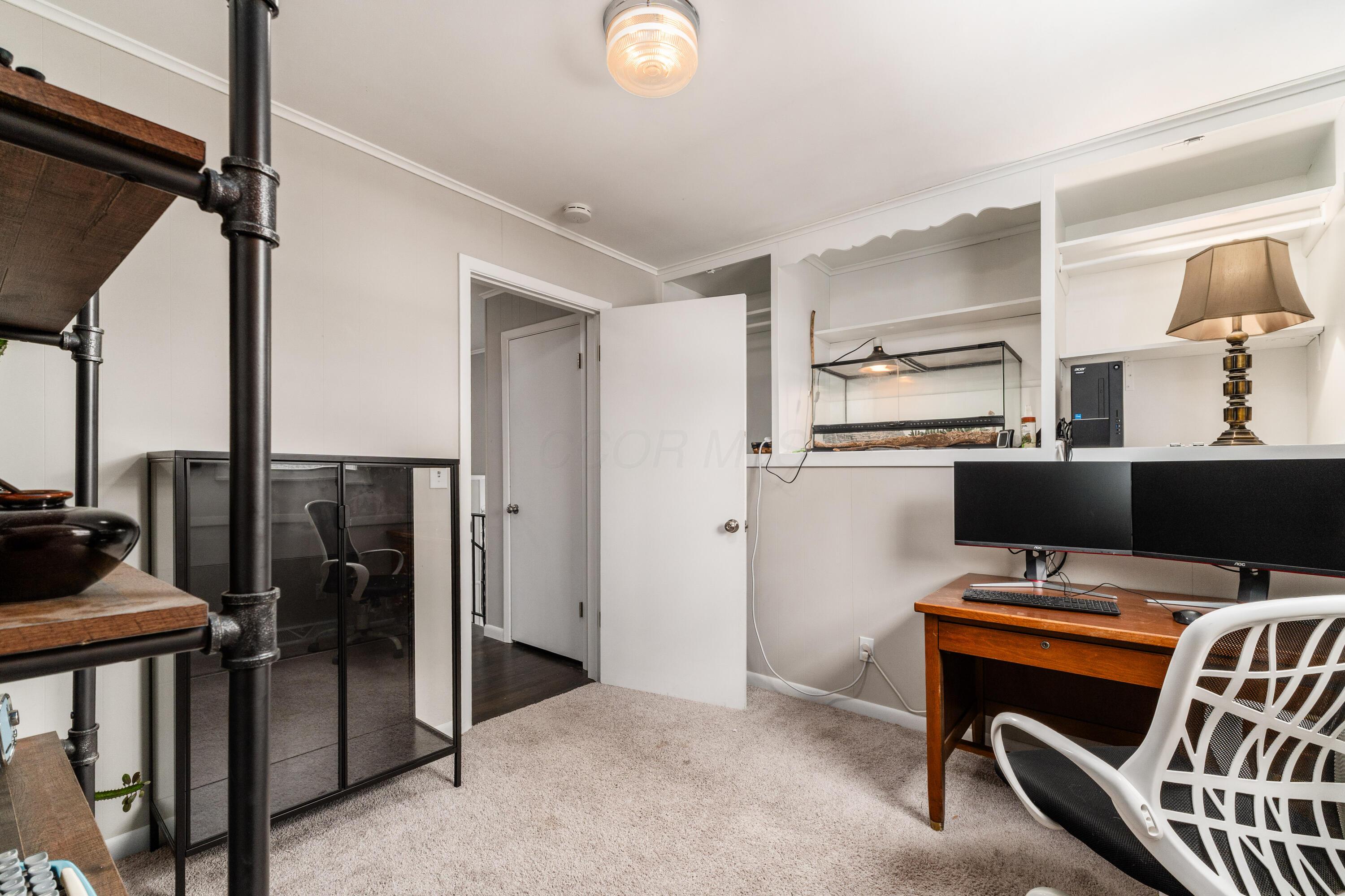 582 E Lincoln Avenue