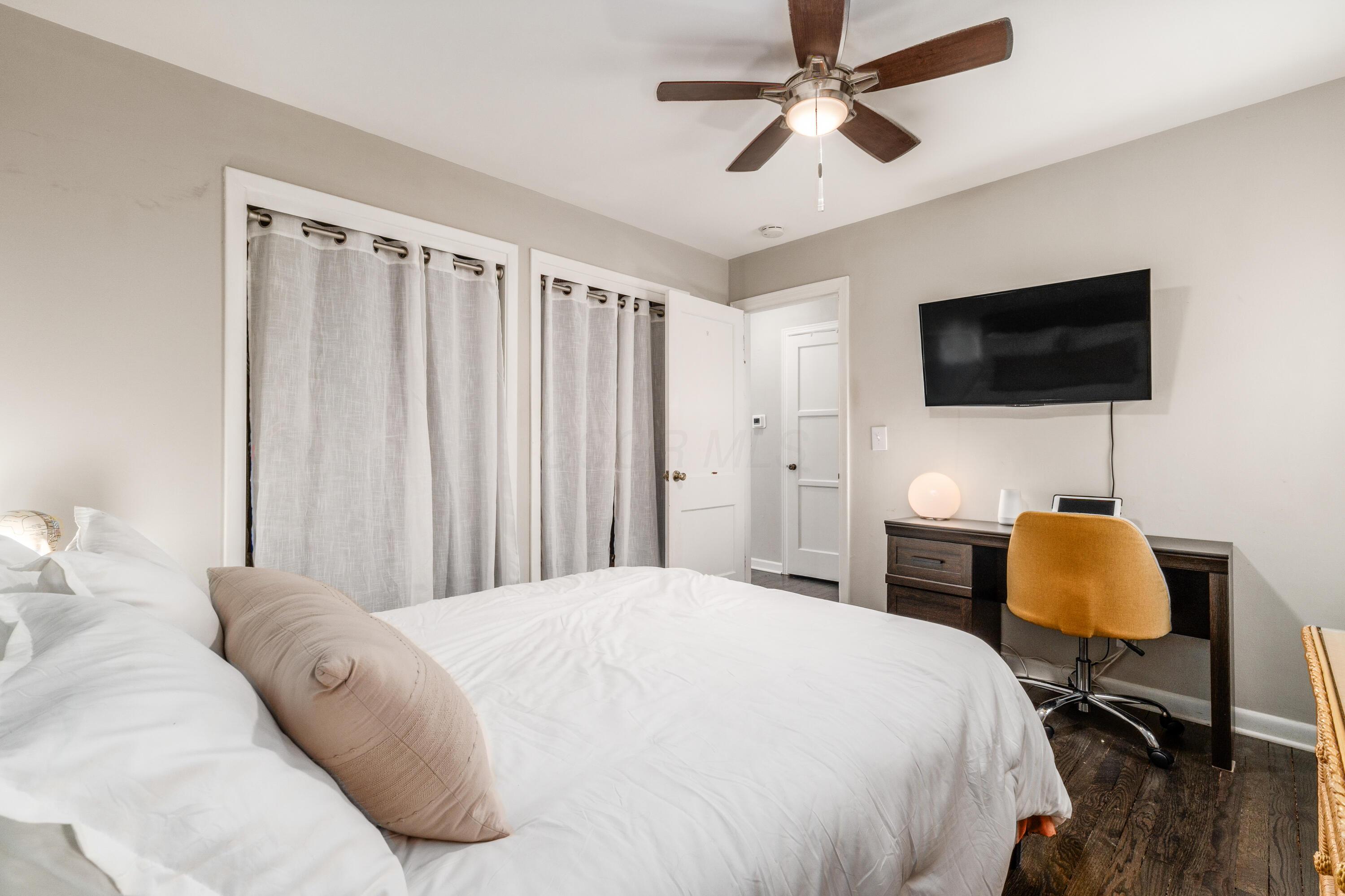 582 E Lincoln Avenue