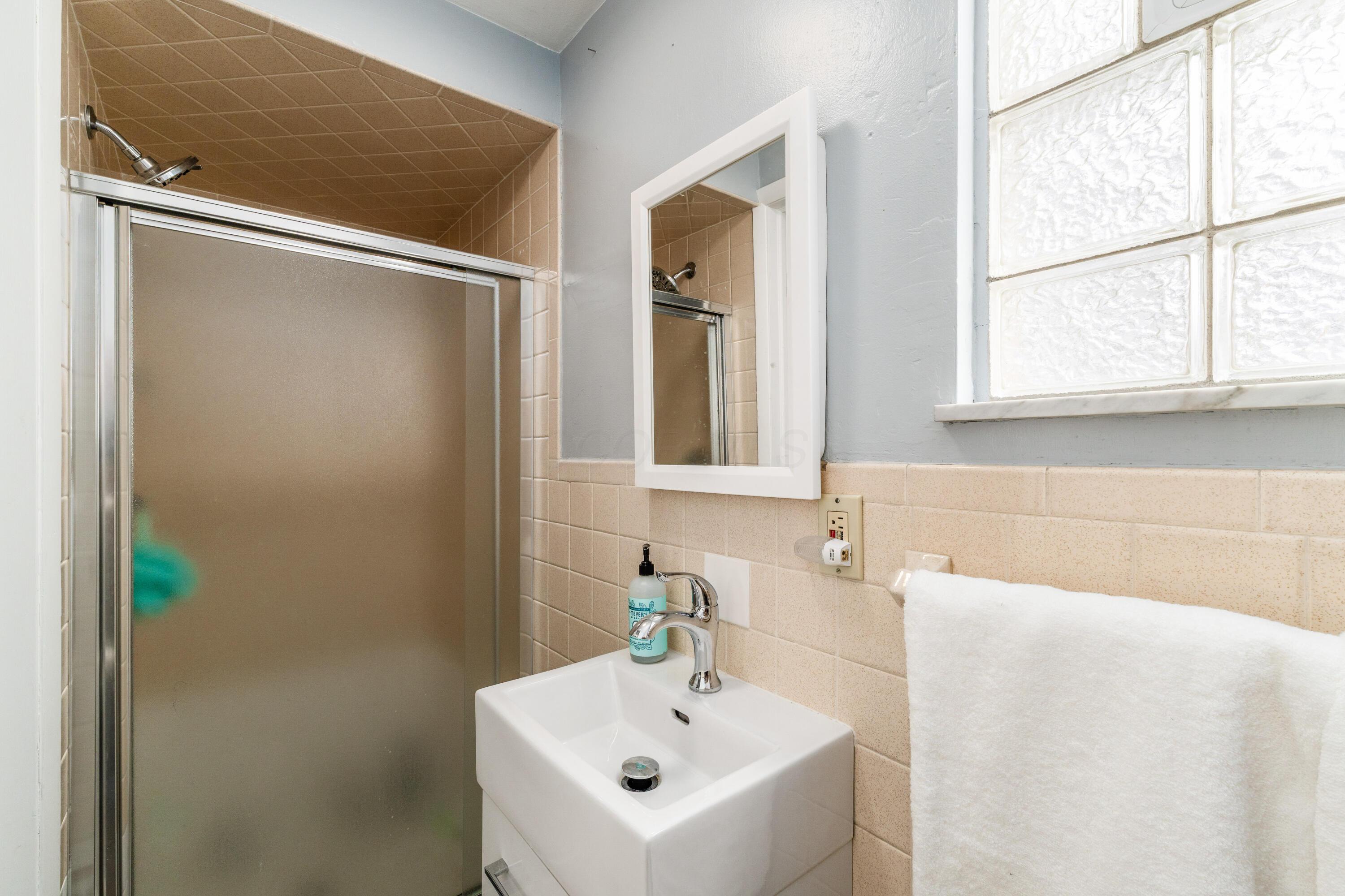 582 E Lincoln Avenue