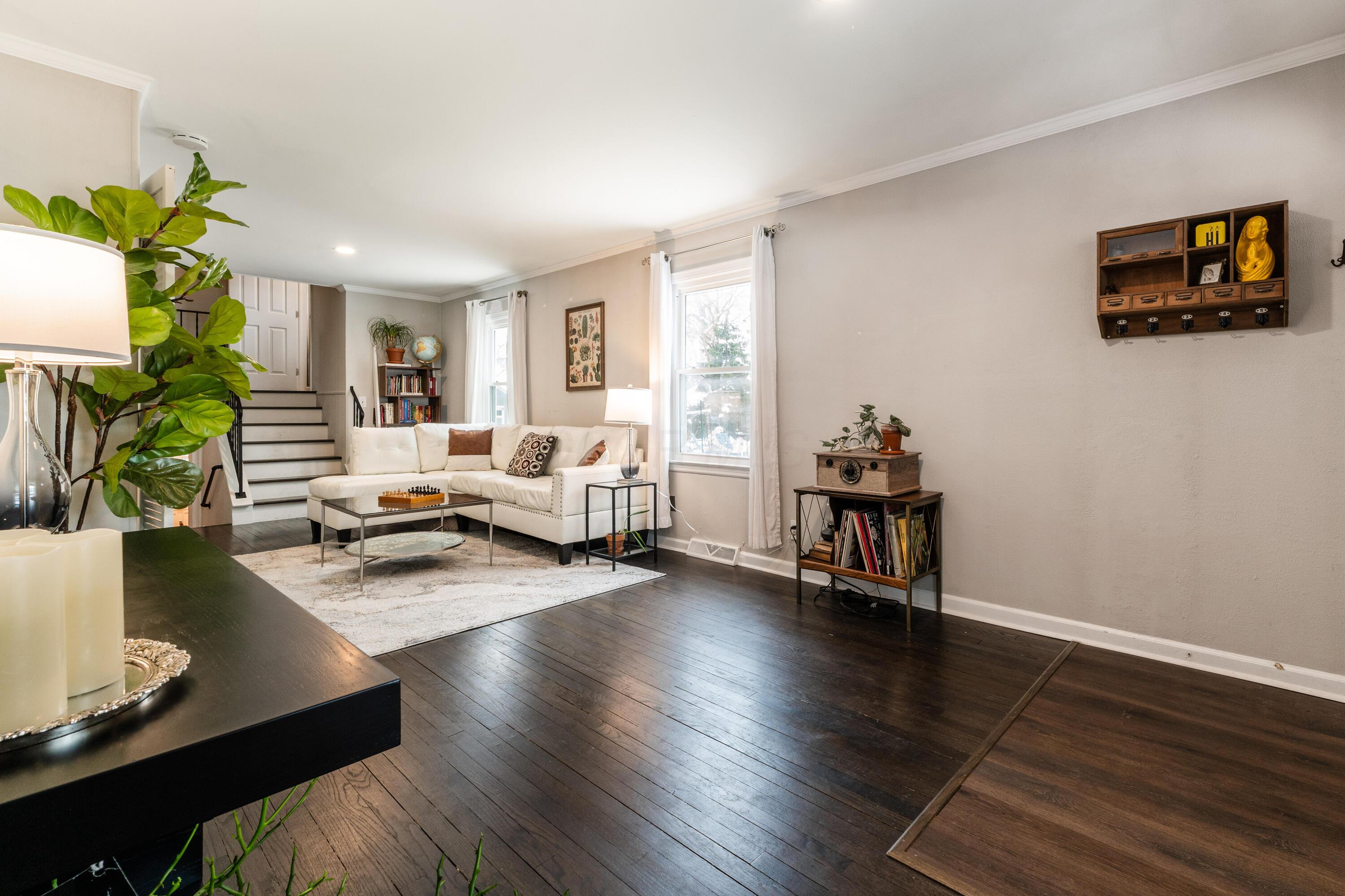 582 E Lincoln Avenue