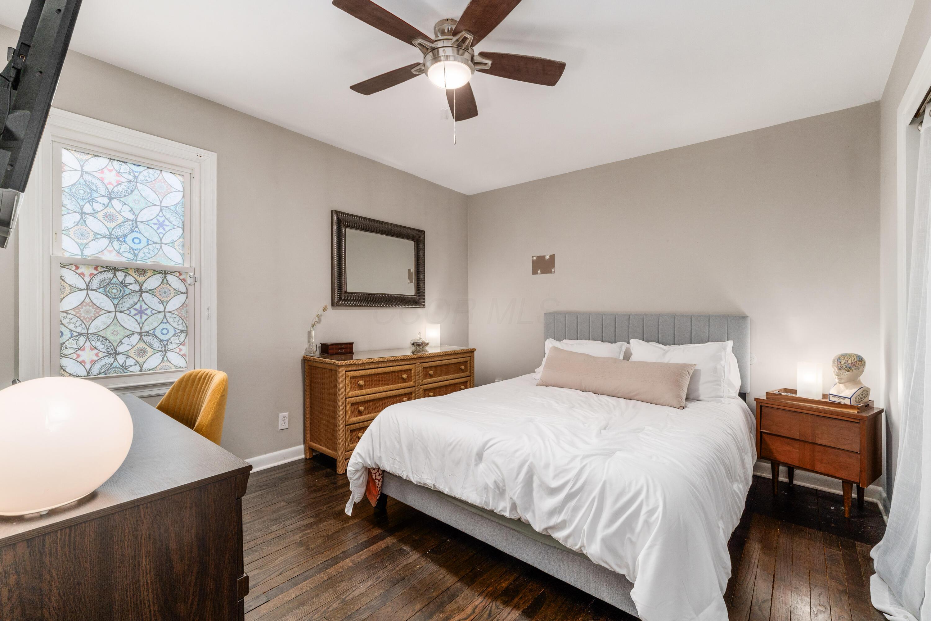 582 E Lincoln Avenue