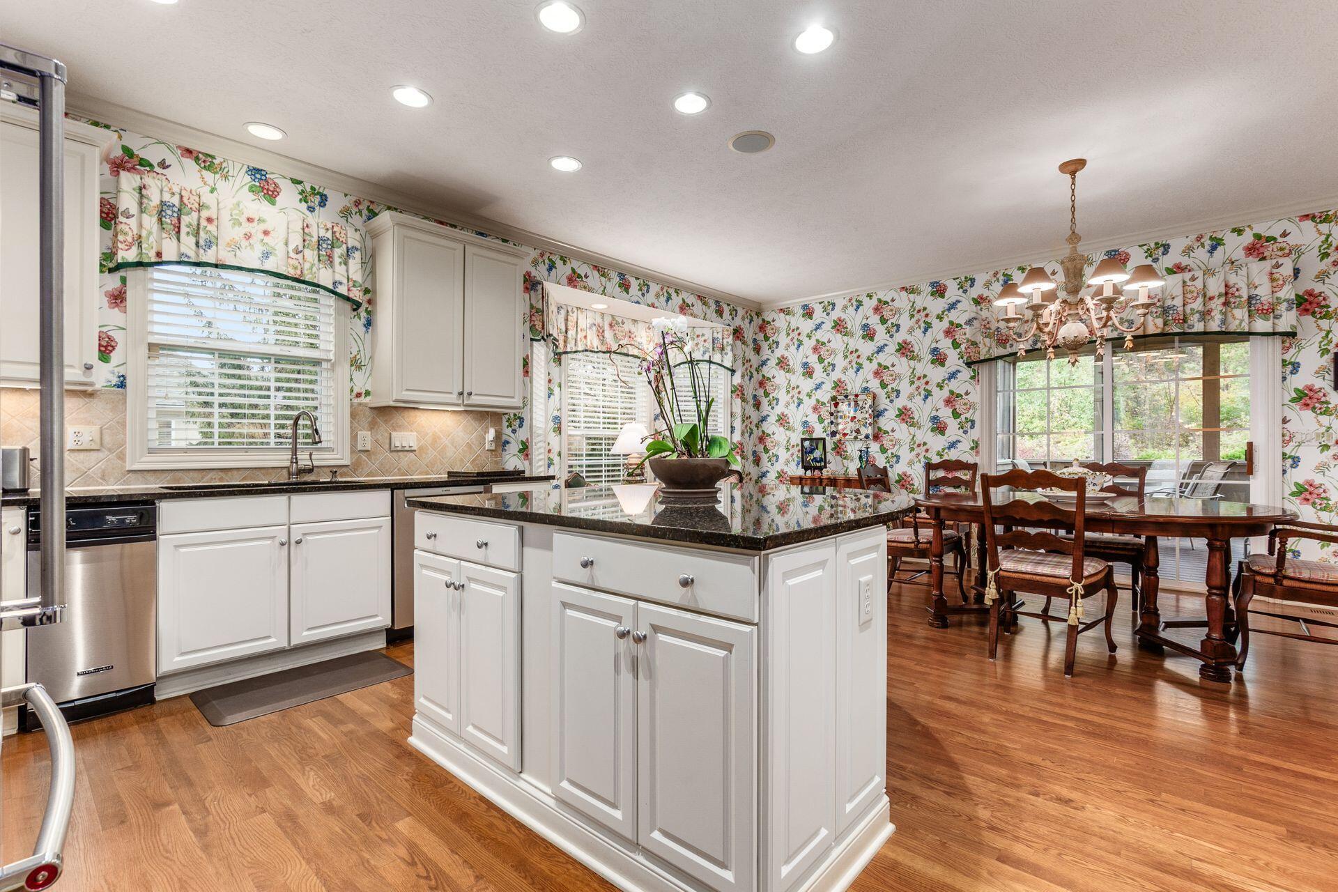 6976 Aiken Place