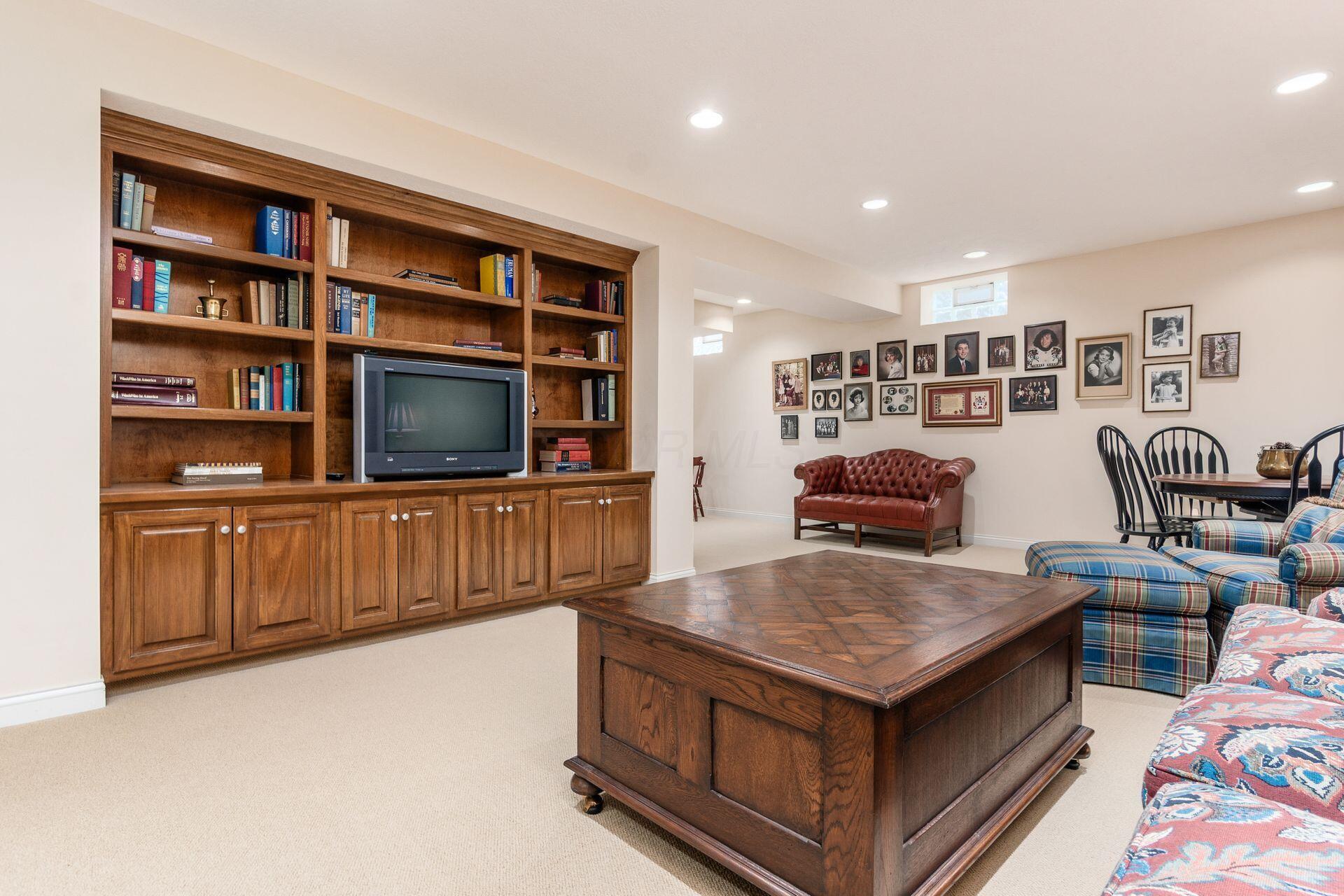 6976 Aiken Place