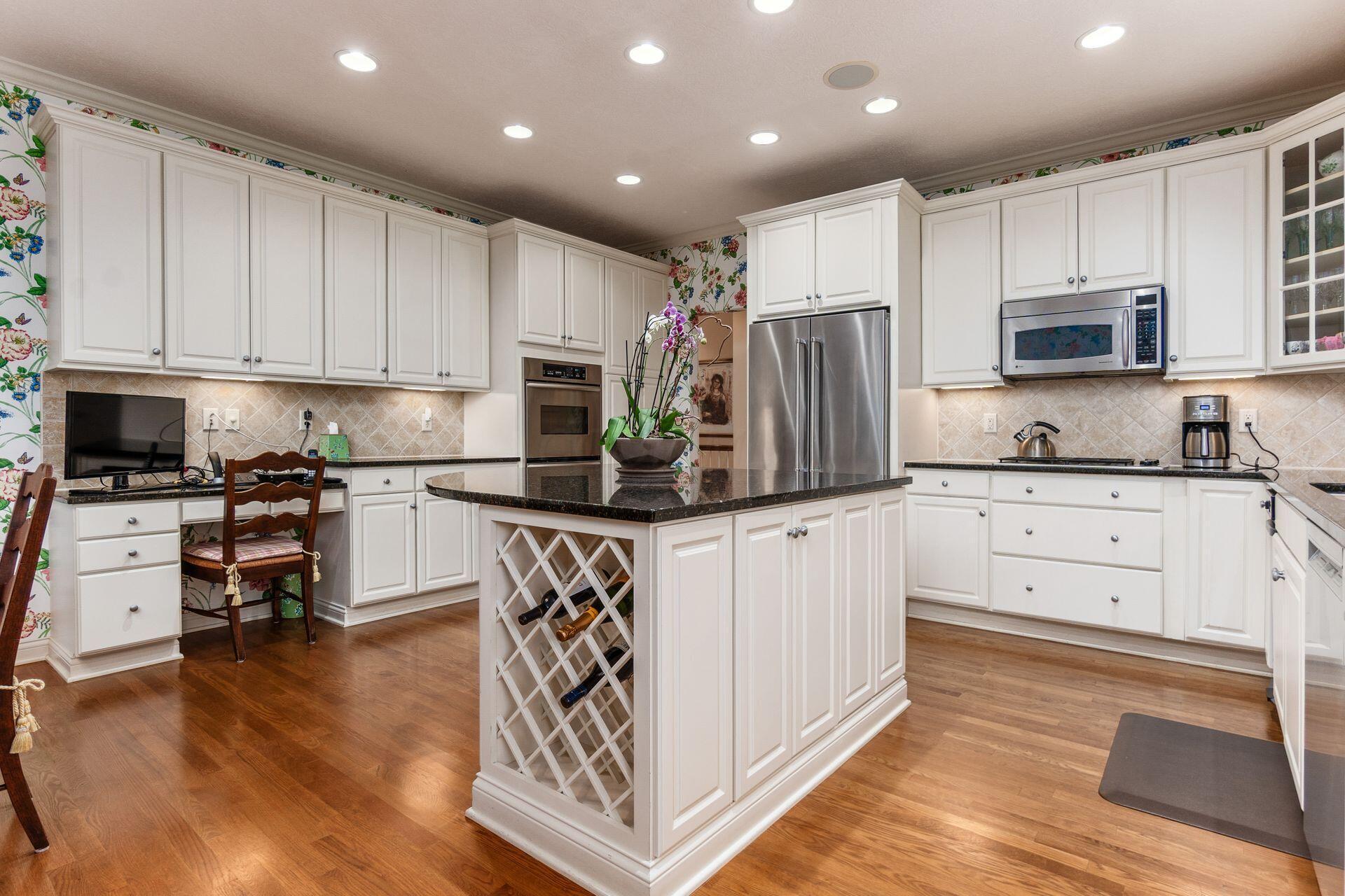 6976 Aiken Place