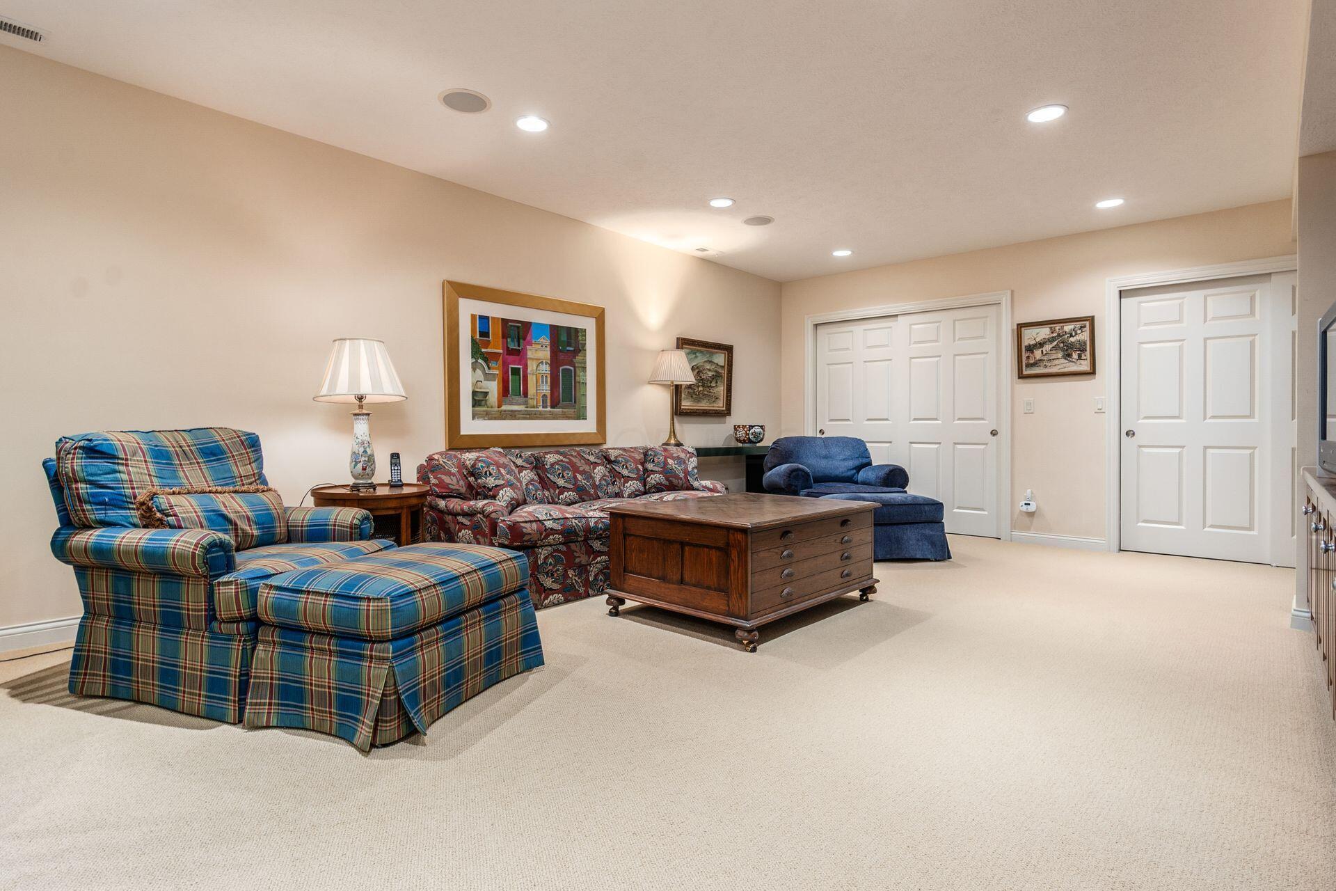 6976 Aiken Place