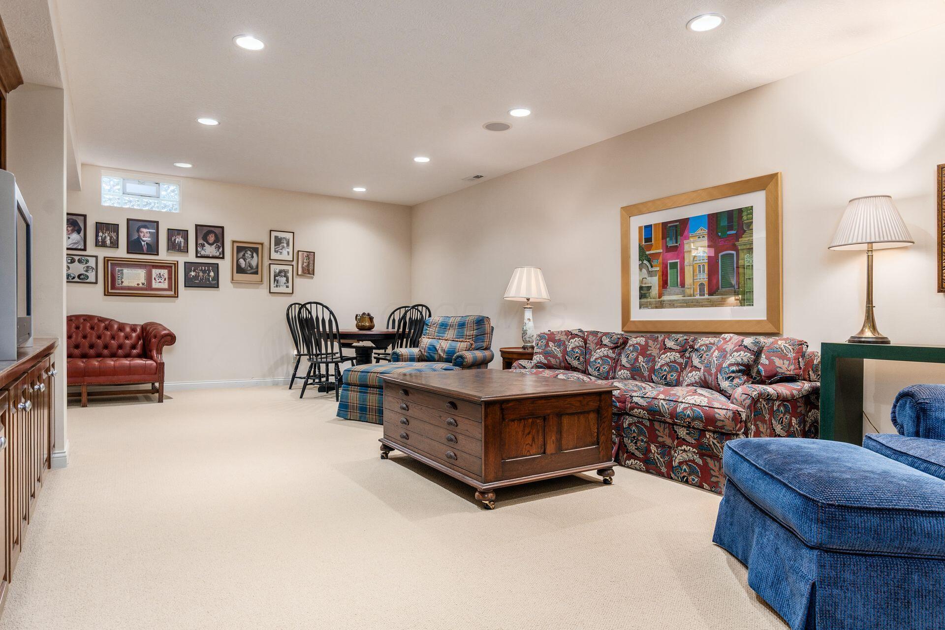 6976 Aiken Place