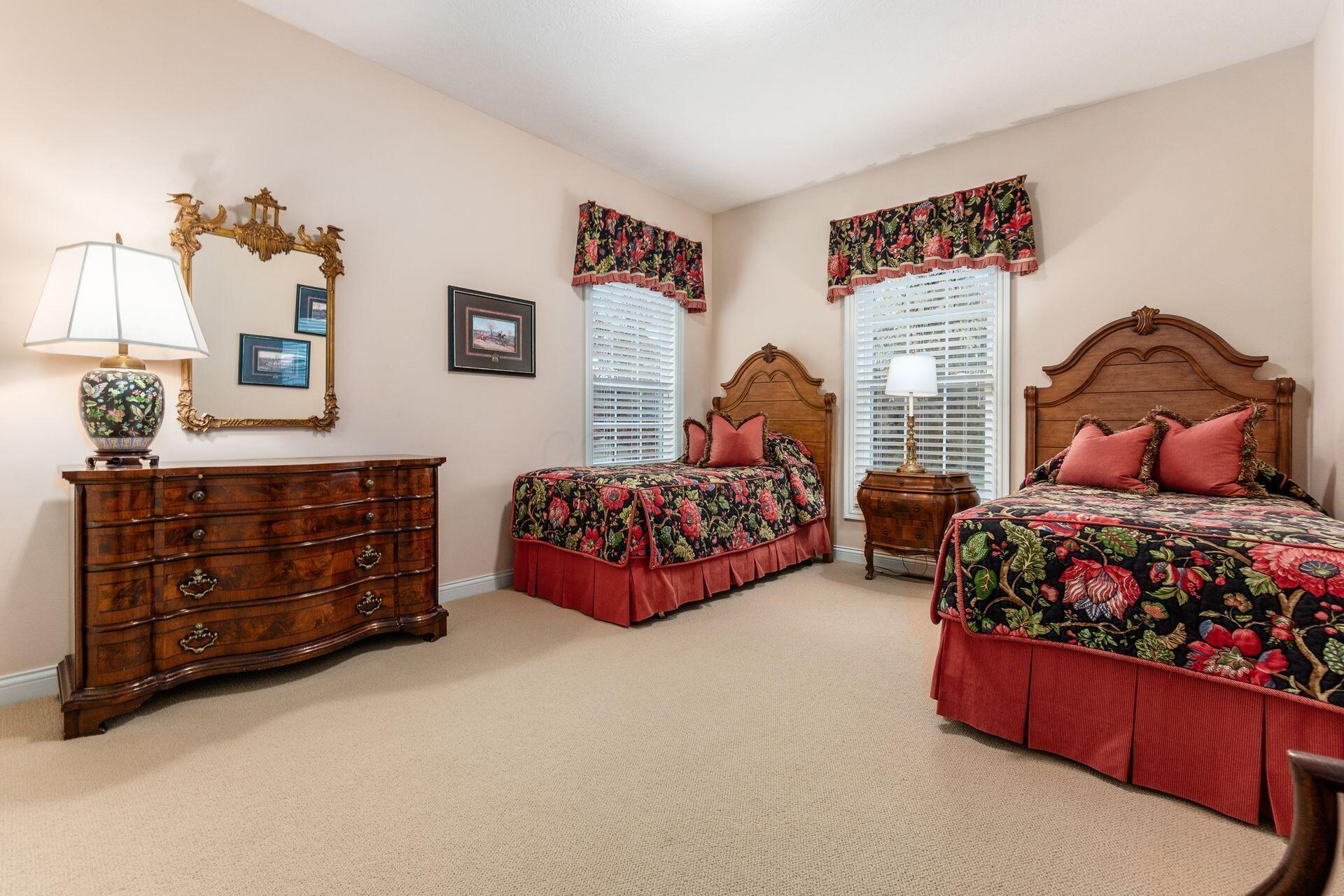 6976 Aiken Place