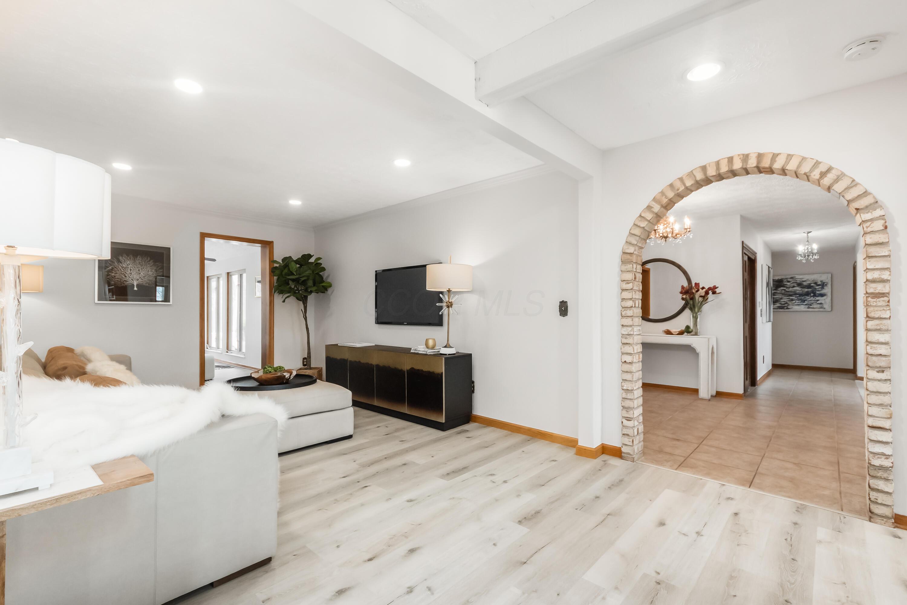 6253 Headley Heights Court