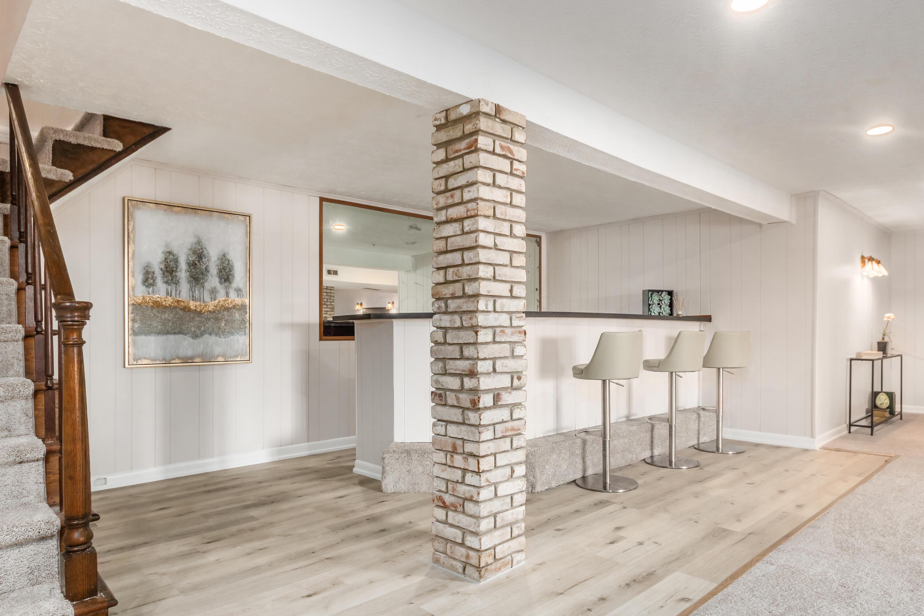 6253 Headley Heights Court