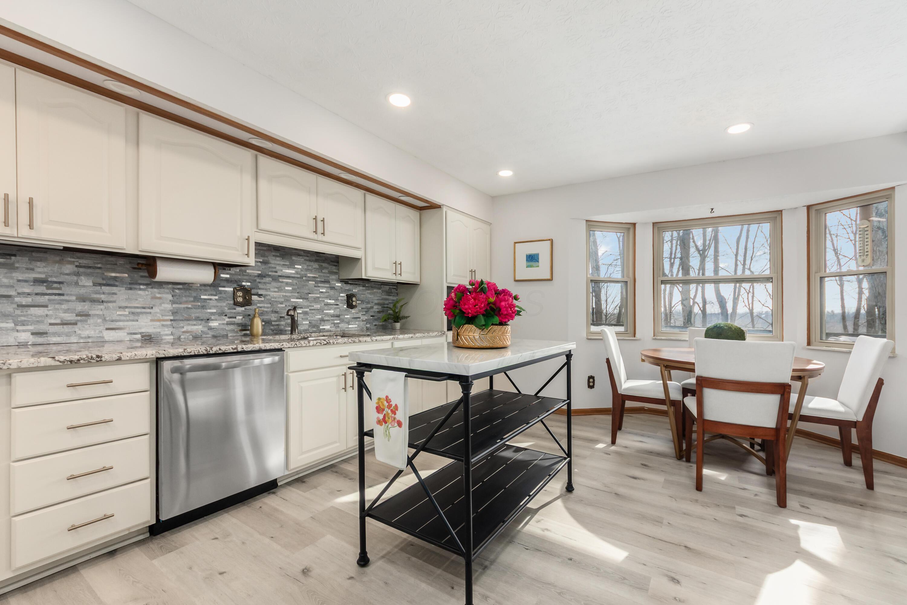 6253 Headley Heights Court