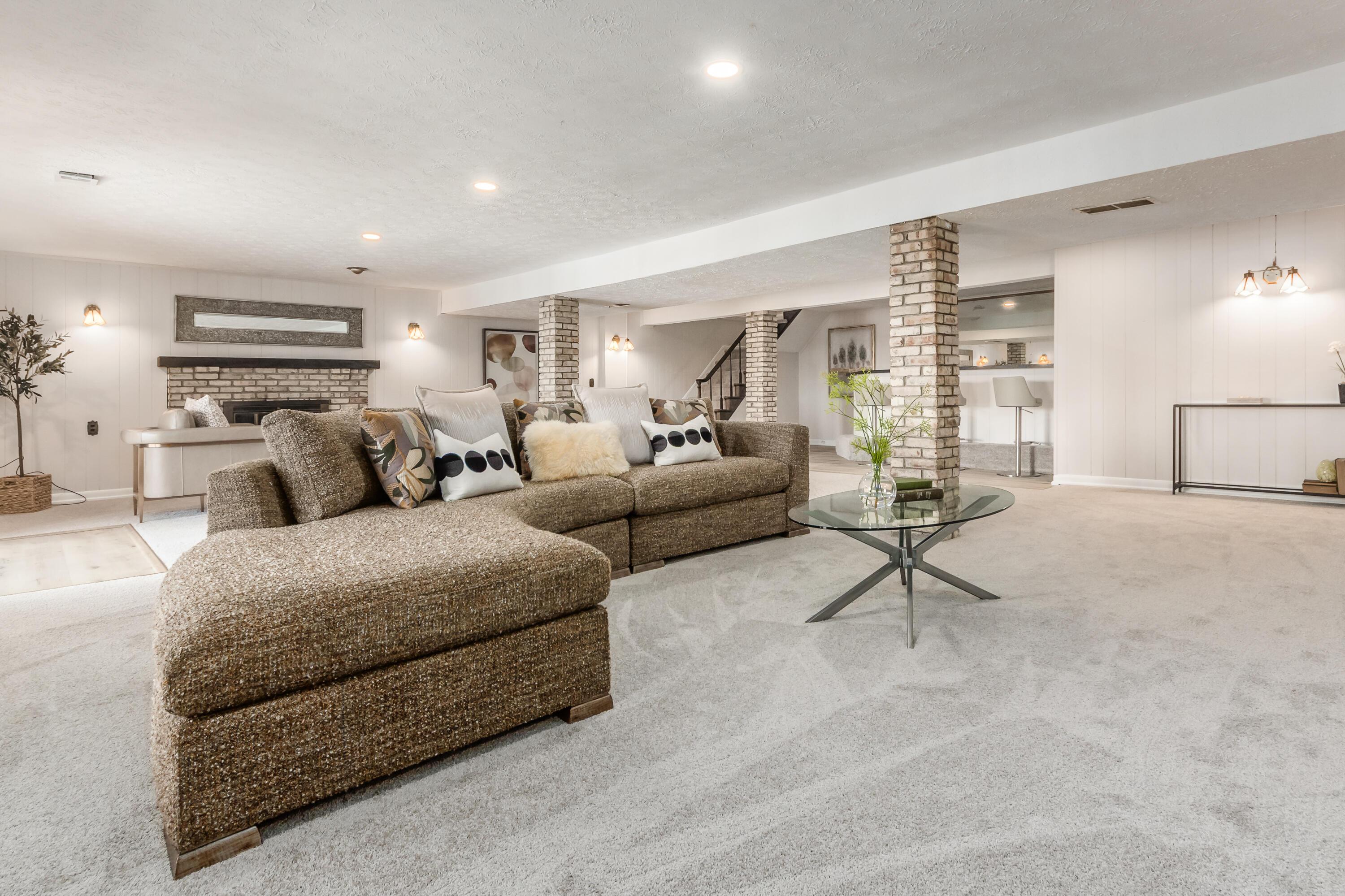 6253 Headley Heights Court