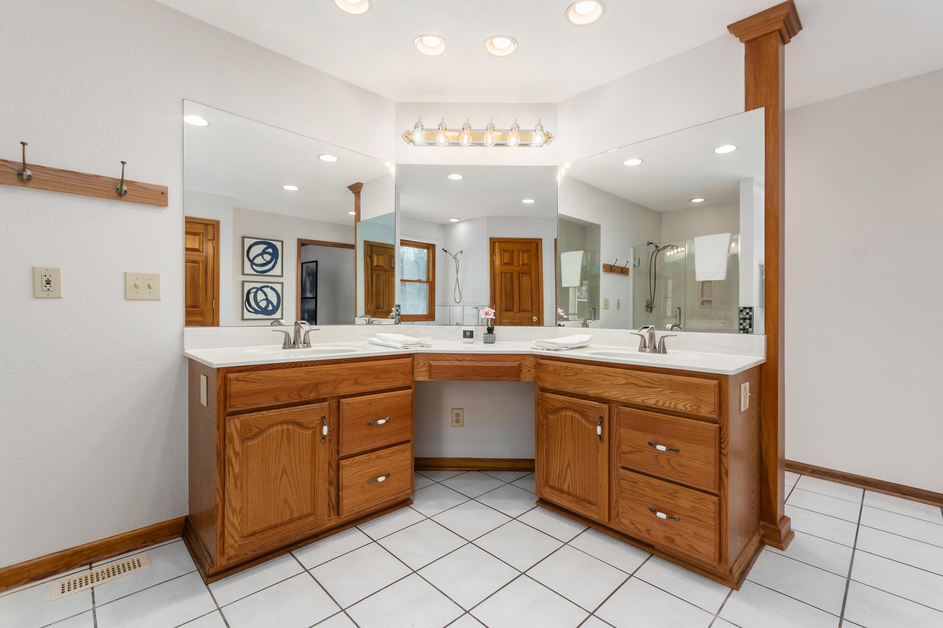 6253 Headley Heights Court