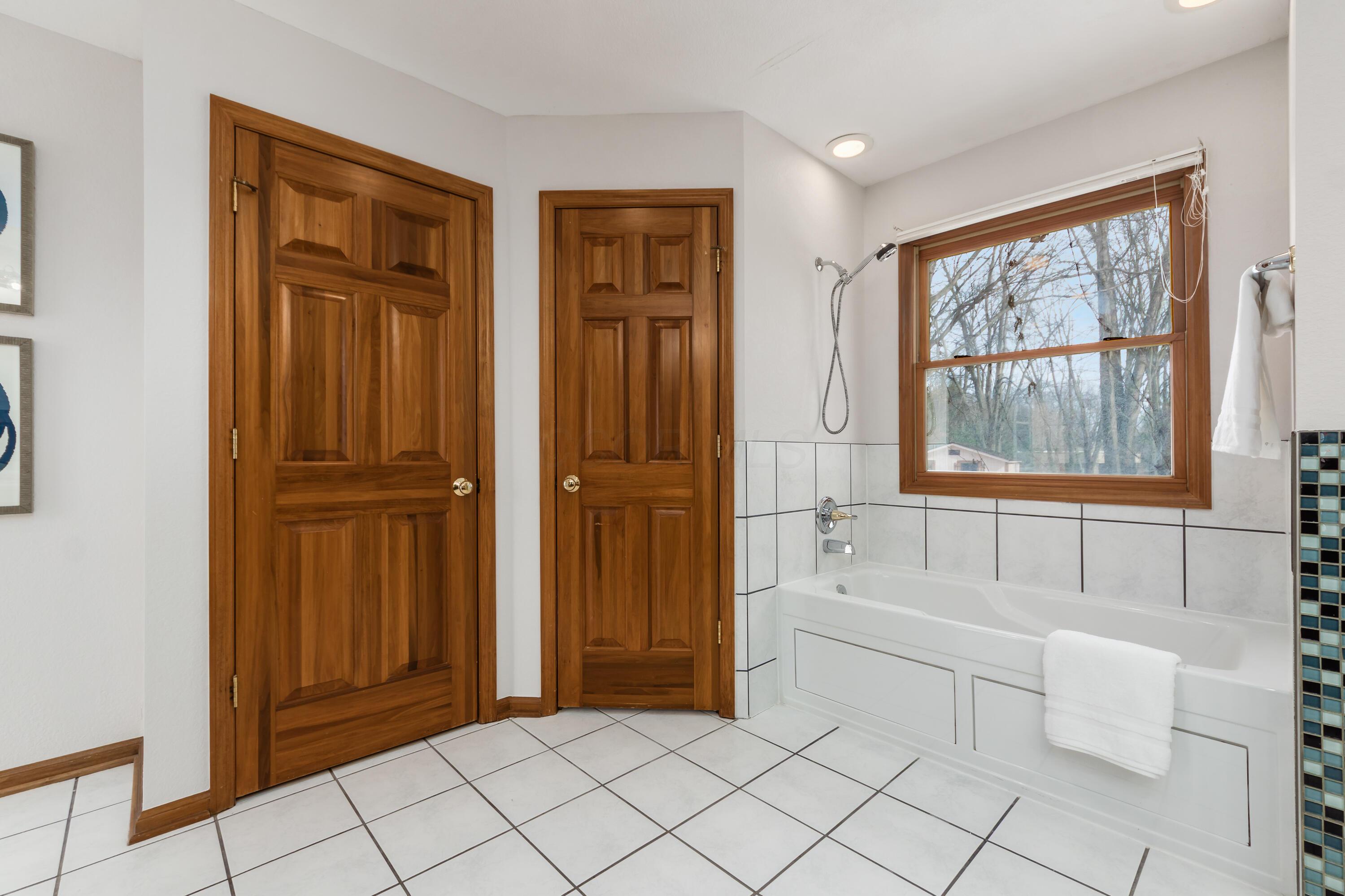 6253 Headley Heights Court