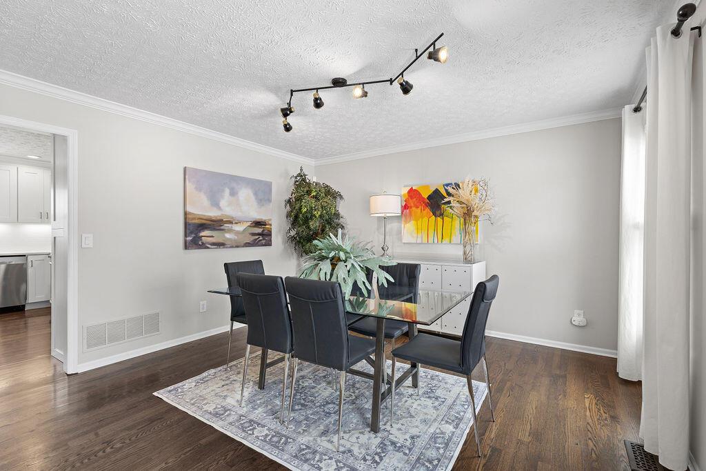 424 Whitaker Avenue S