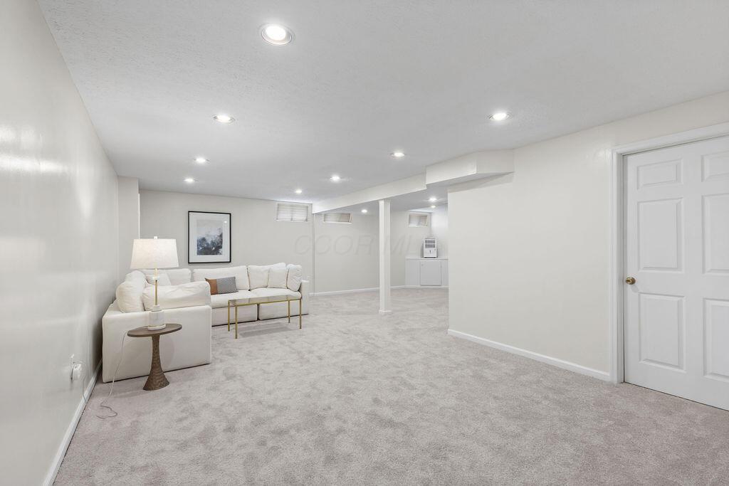 424 Whitaker Avenue S