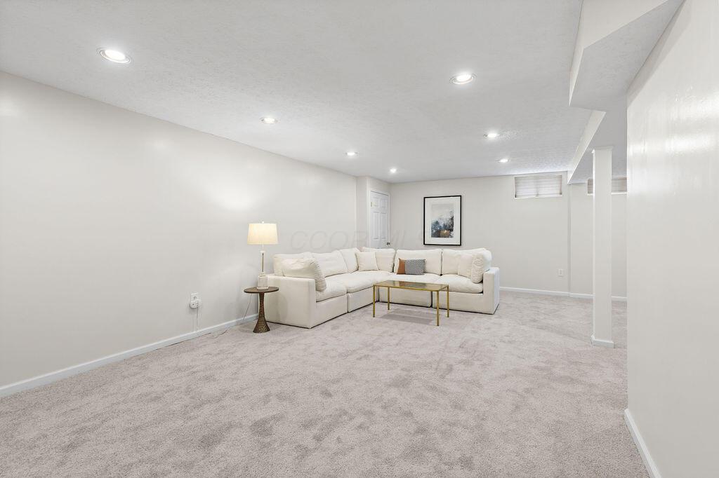 424 Whitaker Avenue S