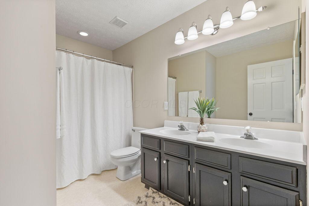 424 Whitaker Avenue S