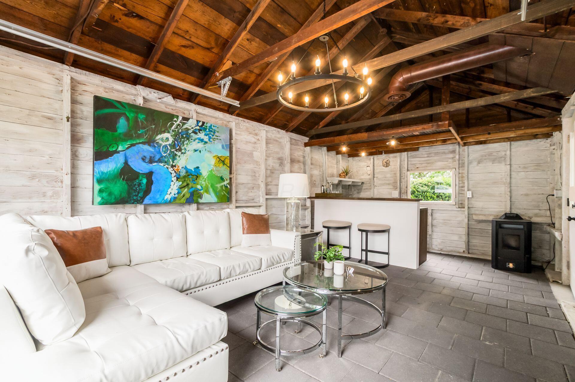 4450 E Johnstown Road