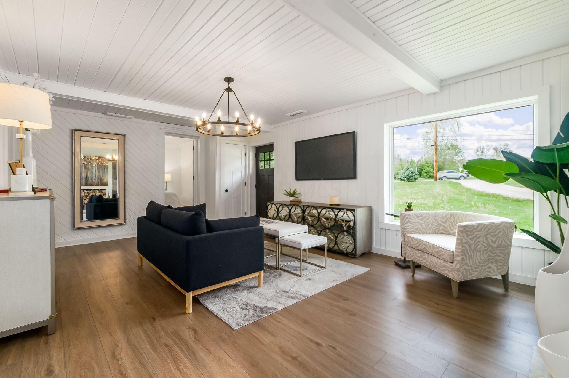 4450 E Johnstown Road