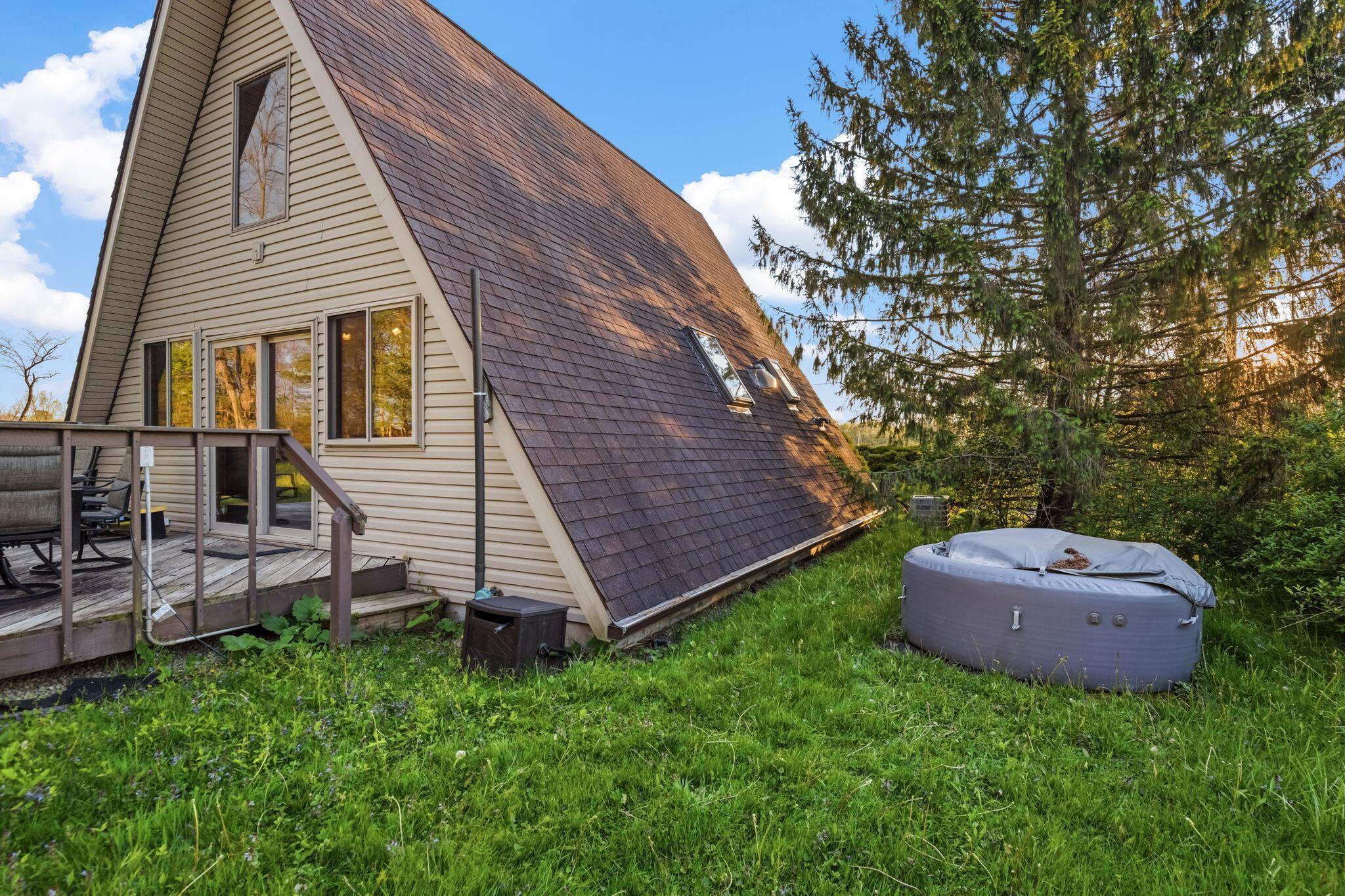 253 Newfoundland Drive, 252