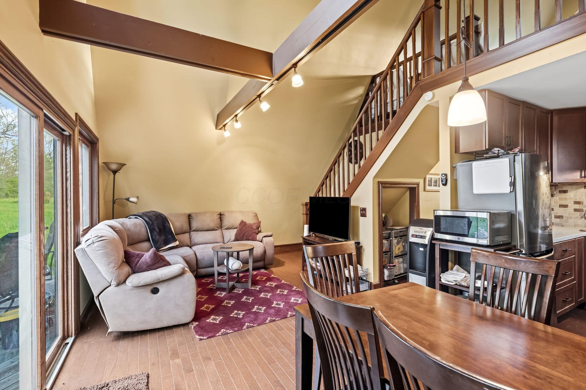 253 Newfoundland Drive, 252
