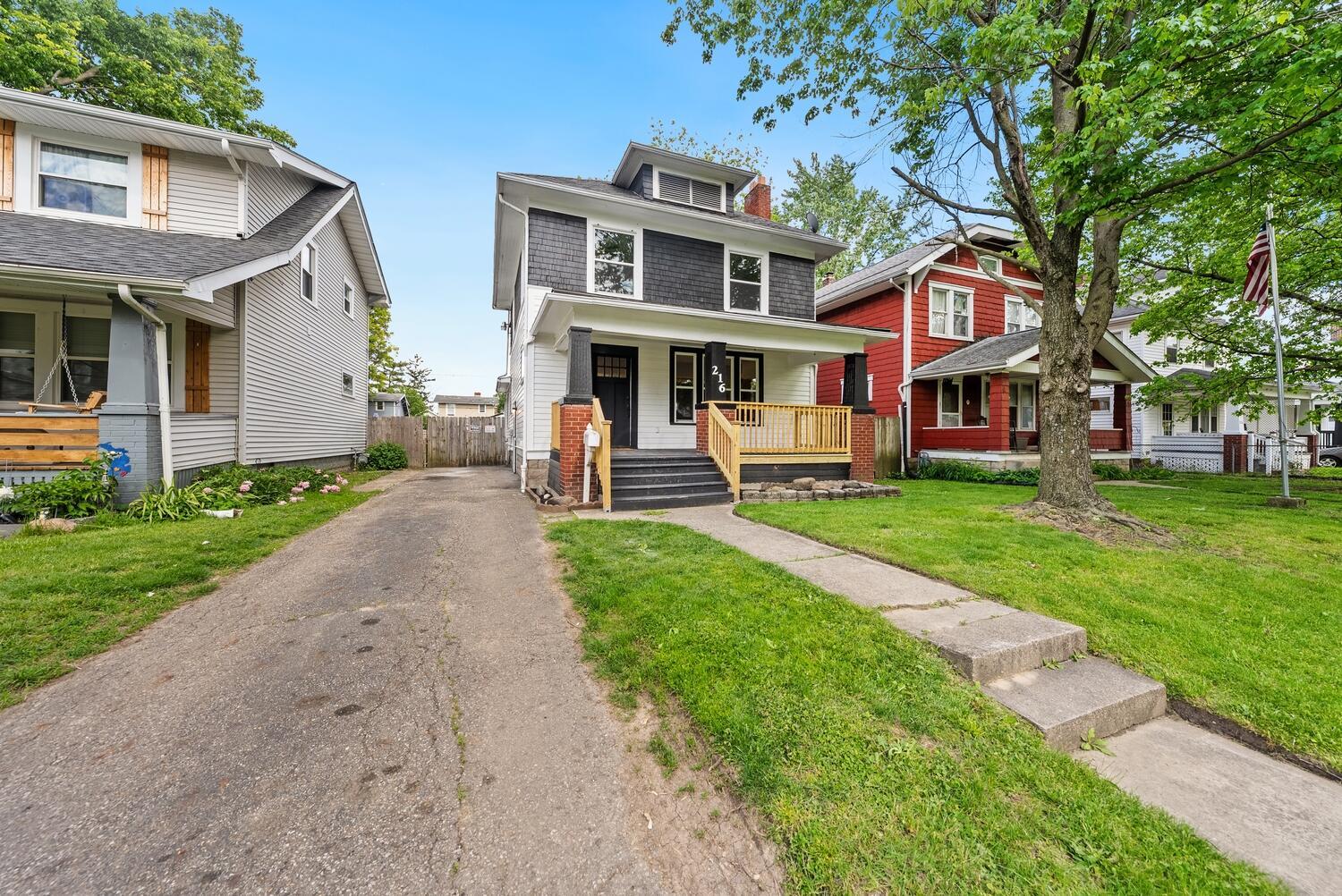 216 N Warren Avenue