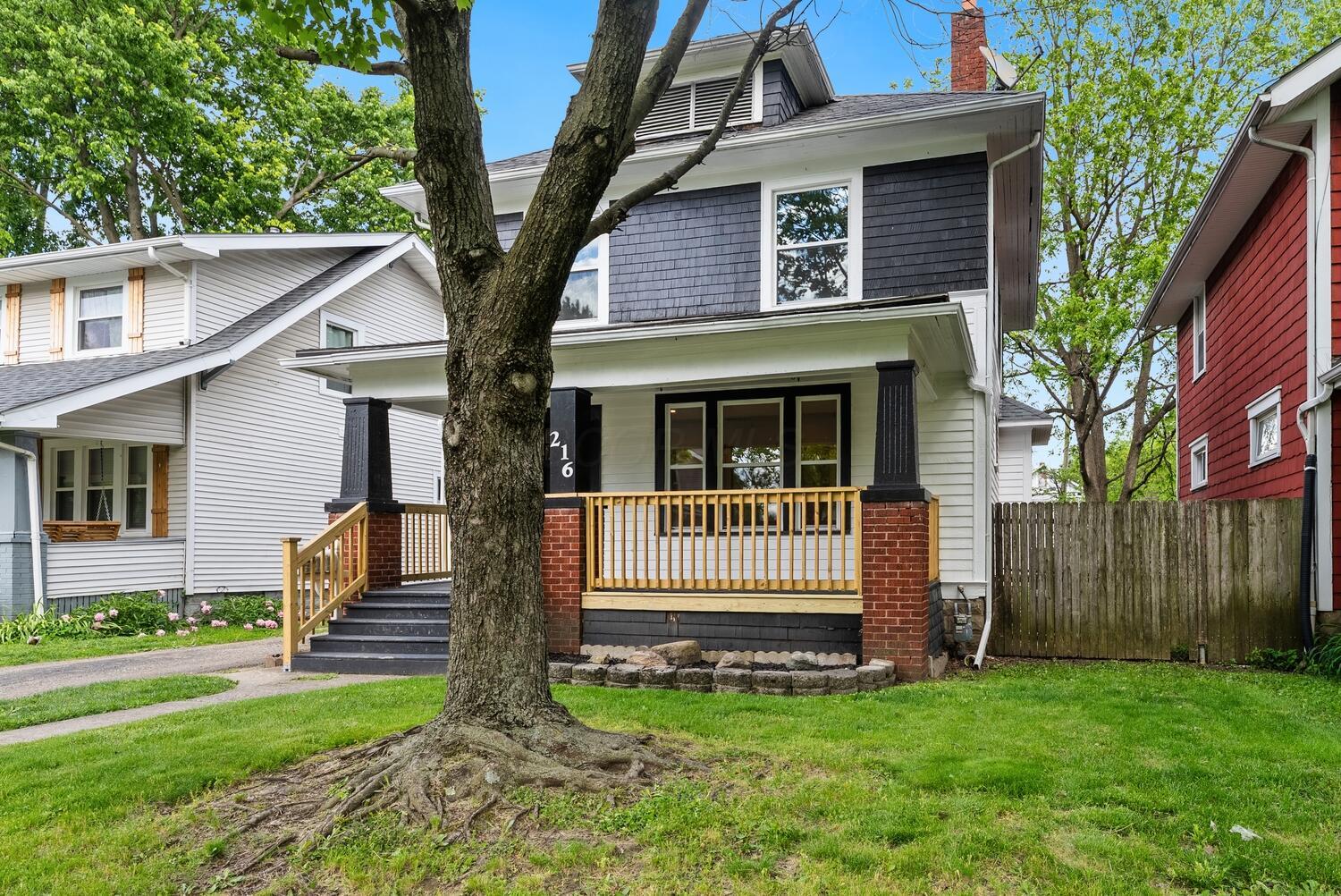216 N Warren Avenue