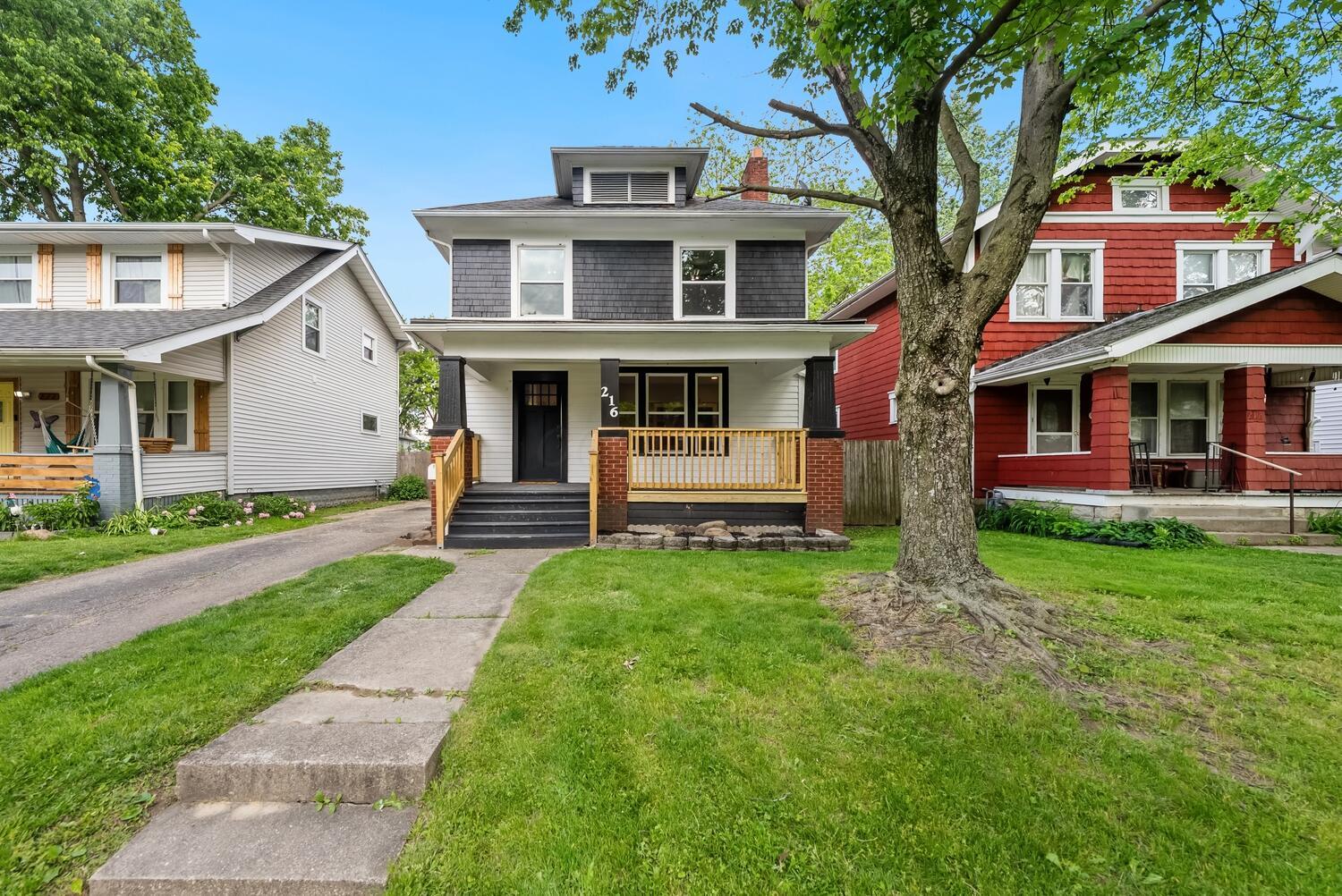 216 N Warren Avenue